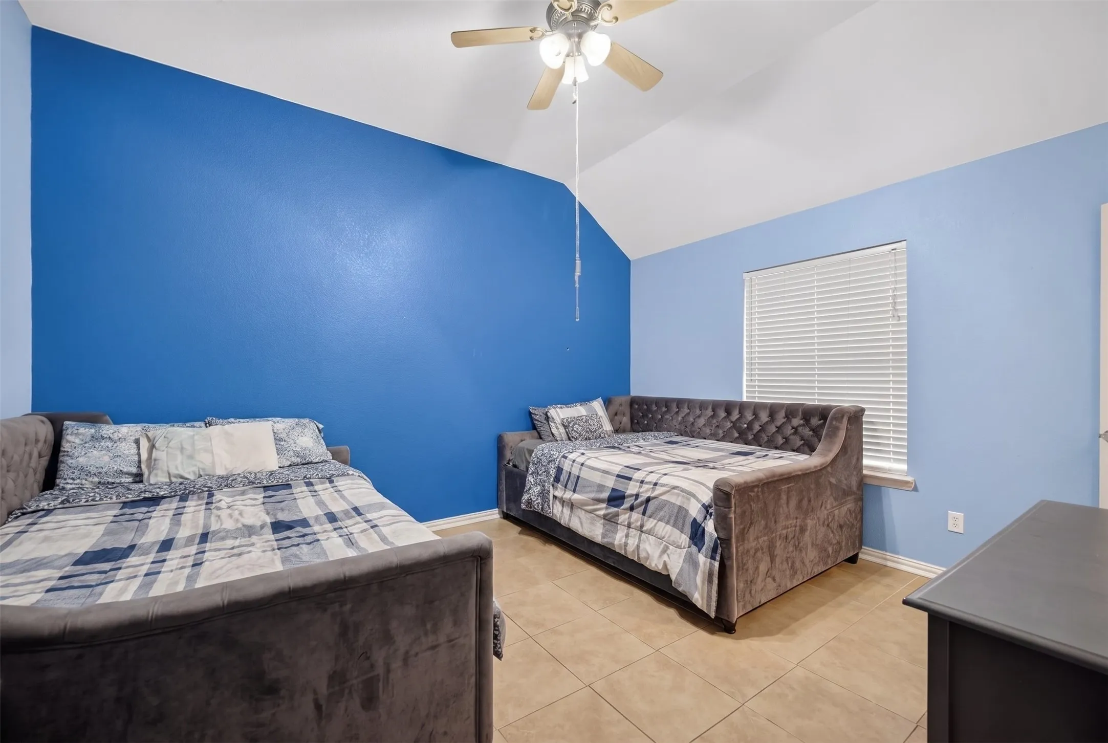 Single Family Residence For Sale in Tarrant County , 701 Boone Trail, Mansfield, Texas 76063, 4 Bedroom, 3 Bathroom, 2 Garage spaces, 3,162 Sqft, built in 2001, mls#21330529, Real Estate Agent in Mansfield, Homes For Sale in Tarrant county, Homes For Sale in Mansfield, Realtor in Mansfield Texas, Real Estate Brokerage Independent Realty Texas, Luminita Cordes Realtor