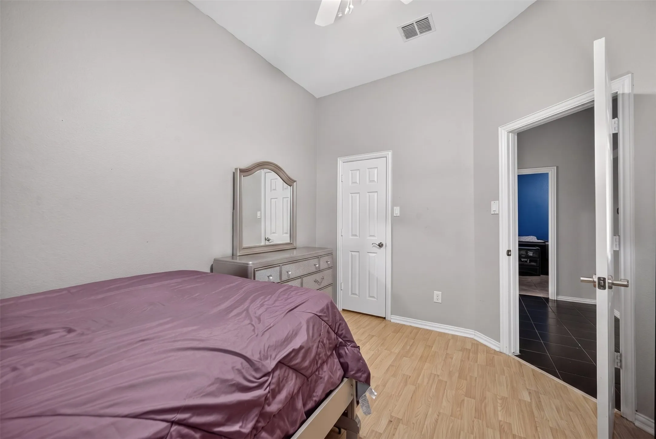 Single Family Residence For Sale in Tarrant County , 701 Boone Trail, Mansfield, Texas 76063, 4 Bedroom, 3 Bathroom, 2 Garage spaces, 3,162 Sqft, built in 2001, mls#21330529, Real Estate Agent in Mansfield, Homes For Sale in Tarrant county, Homes For Sale in Mansfield, Realtor in Mansfield Texas, Real Estate Brokerage Independent Realty Texas, Luminita Cordes Realtor