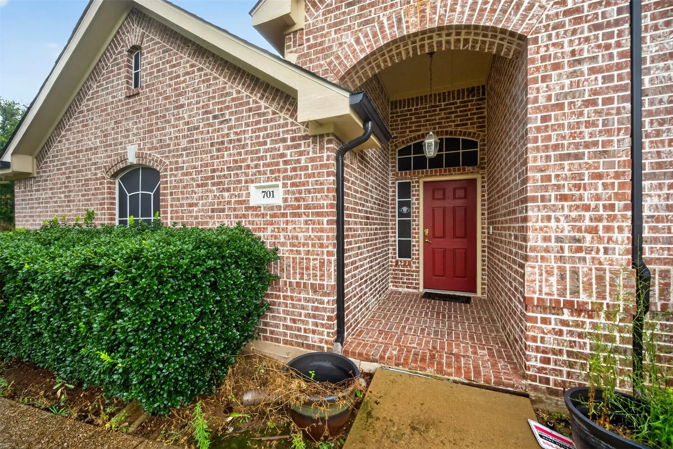 Single Family Residence For Sale in Tarrant County , 701 Boone Trail, Mansfield, Texas 76063, 4 Bedroom, 3 Bathroom, 2 Garage spaces, 3,162 Sqft, built in 2001, mls#21330529, Real Estate Agent in Mansfield, Homes For Sale in Tarrant county, Homes For Sale in Mansfield, Realtor in Mansfield Texas, Real Estate Brokerage Independent Realty Texas, Luminita Cordes Realtor