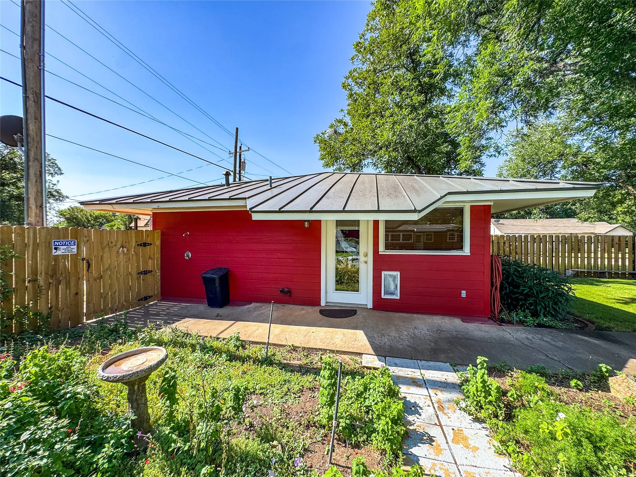Apartment For Sale in Haskell County , 1102 N Avenue G, Haskell, Texas 79521, 4 Bedroom, 3 Bathroom, 2 Garage spaces, 4,402 Sqft, built in 1965, mls#21330675, Real Estate Agent in Haskell, Homes For Sale in Haskell county, Homes For Sale in Haskell, Realtor in Haskell Texas, Real Estate Brokerage Independent Realty Texas, Luminita Cordes Realtor