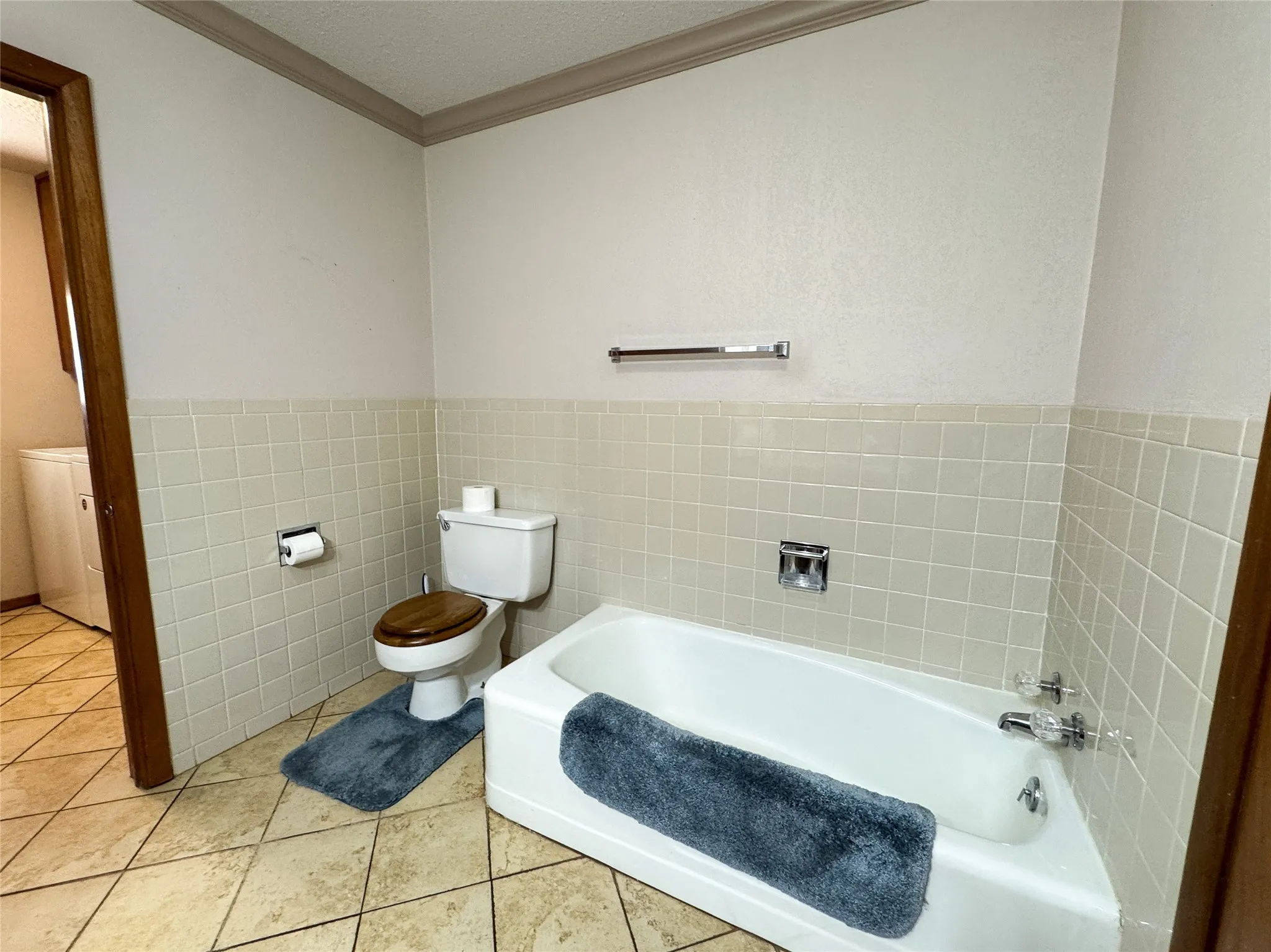 Apartment For Sale in Haskell County , 1102 N Avenue G, Haskell, Texas 79521, 4 Bedroom, 3 Bathroom, 2 Garage spaces, 4,402 Sqft, built in 1965, mls#21330675, Real Estate Agent in Haskell, Homes For Sale in Haskell county, Homes For Sale in Haskell, Realtor in Haskell Texas, Real Estate Brokerage Independent Realty Texas, Luminita Cordes Realtor