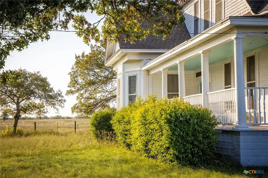 Single Family Residence For Sale in Coryell County , 16455 FM 107, Moody, Texas 76557, 4 Bedroom, 2 Bathroom, Garage spaces, 2,772 Sqft, built in 1914, mls#21330914, Real Estate Agent in Moody, Homes For Sale in Coryell county, Homes For Sale in Moody, Realtor in Moody Texas, Real Estate Brokerage Independent Realty Texas, Luminita Cordes Realtor