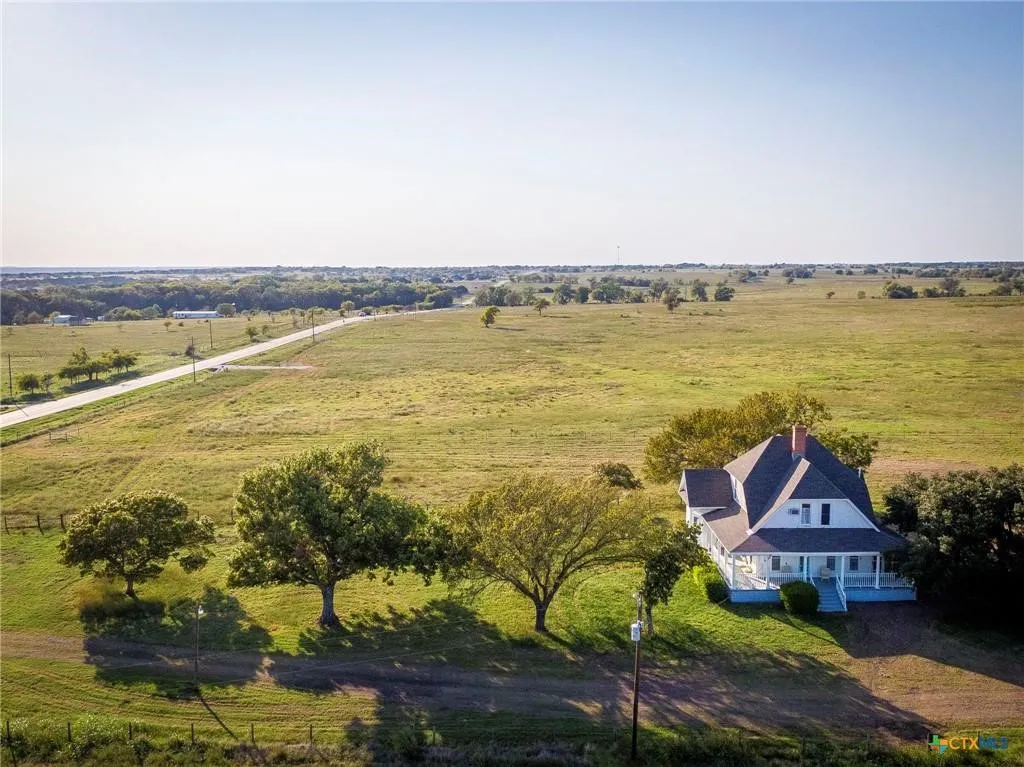 Single Family Residence For Sale in Coryell County , 16455 FM 107, Moody, Texas 76557, 4 Bedroom, 2 Bathroom, Garage spaces, 2,772 Sqft, built in 1914, mls#21330914, Real Estate Agent in Moody, Homes For Sale in Coryell county, Homes For Sale in Moody, Realtor in Moody Texas, Real Estate Brokerage Independent Realty Texas, Luminita Cordes Realtor