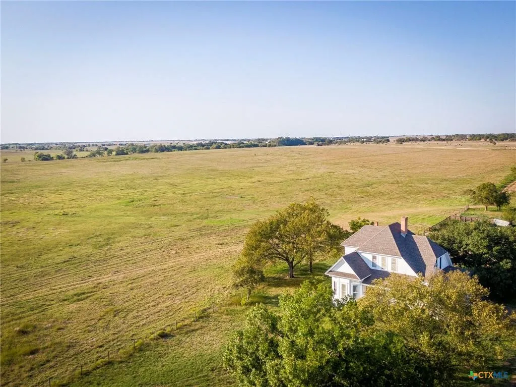 Single Family Residence For Sale in Coryell County , 16455 FM 107, Moody, Texas 76557, 4 Bedroom, 2 Bathroom, Garage spaces, 2,772 Sqft, built in 1914, mls#21330914, Real Estate Agent in Moody, Homes For Sale in Coryell county, Homes For Sale in Moody, Realtor in Moody Texas, Real Estate Brokerage Independent Realty Texas, Luminita Cordes Realtor