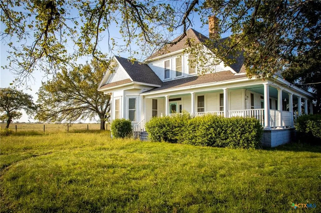 Single Family Residence For Sale in Coryell County , 16455 FM 107, Moody, Texas 76557, 4 Bedroom, 2 Bathroom, Garage spaces, 2,772 Sqft, built in 1914, mls#21330914, Real Estate Agent in Moody, Homes For Sale in Coryell county, Homes For Sale in Moody, Realtor in Moody Texas, Real Estate Brokerage Independent Realty Texas, Luminita Cordes Realtor