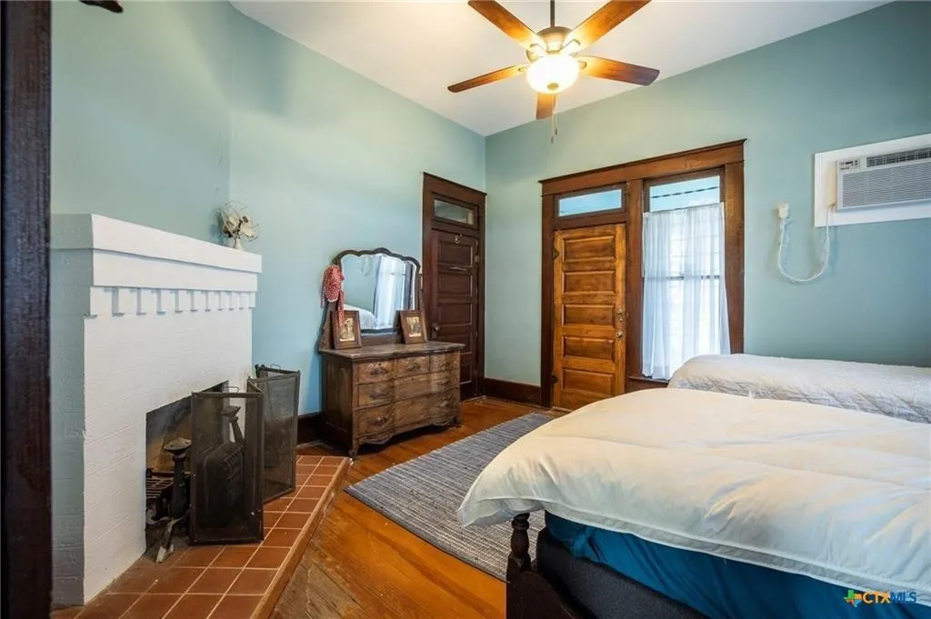 Single Family Residence For Sale in Coryell County , 16455 FM 107, Moody, Texas 76557, 4 Bedroom, 2 Bathroom, Garage spaces, 2,772 Sqft, built in 1914, mls#21330914, Real Estate Agent in Moody, Homes For Sale in Coryell county, Homes For Sale in Moody, Realtor in Moody Texas, Real Estate Brokerage Independent Realty Texas, Luminita Cordes Realtor