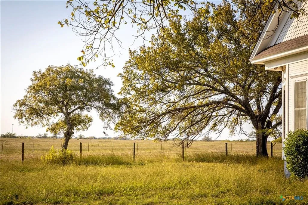 Single Family Residence For Sale in Coryell County , 16455 FM 107, Moody, Texas 76557, 4 Bedroom, 2 Bathroom, Garage spaces, 2,772 Sqft, built in 1914, mls#21330914, Real Estate Agent in Moody, Homes For Sale in Coryell county, Homes For Sale in Moody, Realtor in Moody Texas, Real Estate Brokerage Independent Realty Texas, Luminita Cordes Realtor