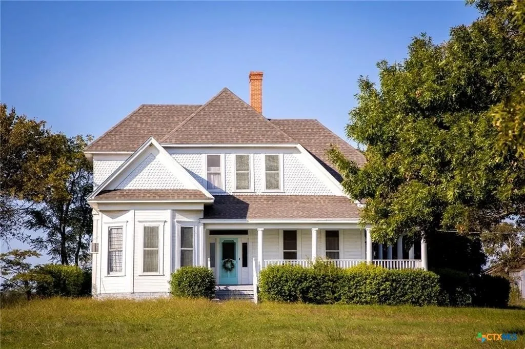 Single Family Residence For Sale in Coryell County , 16455 FM 107, Moody, Texas 76557, 4 Bedroom, 2 Bathroom, Garage spaces, 2,772 Sqft, built in 1914, mls#21330914, Real Estate Agent in Moody, Homes For Sale in Coryell county, Homes For Sale in Moody, Realtor in Moody Texas, Real Estate Brokerage Independent Realty Texas, Luminita Cordes Realtor
