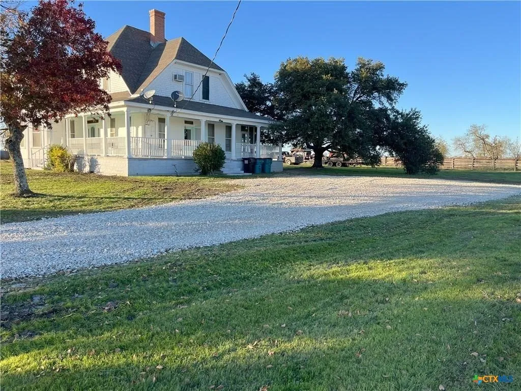 Single Family Residence For Sale in Coryell County , 16455 FM 107, Moody, Texas 76557, 4 Bedroom, 2 Bathroom, Garage spaces, 2,772 Sqft, built in 1914, mls#21330914, Real Estate Agent in Moody, Homes For Sale in Coryell county, Homes For Sale in Moody, Realtor in Moody Texas, Real Estate Brokerage Independent Realty Texas, Luminita Cordes Realtor
