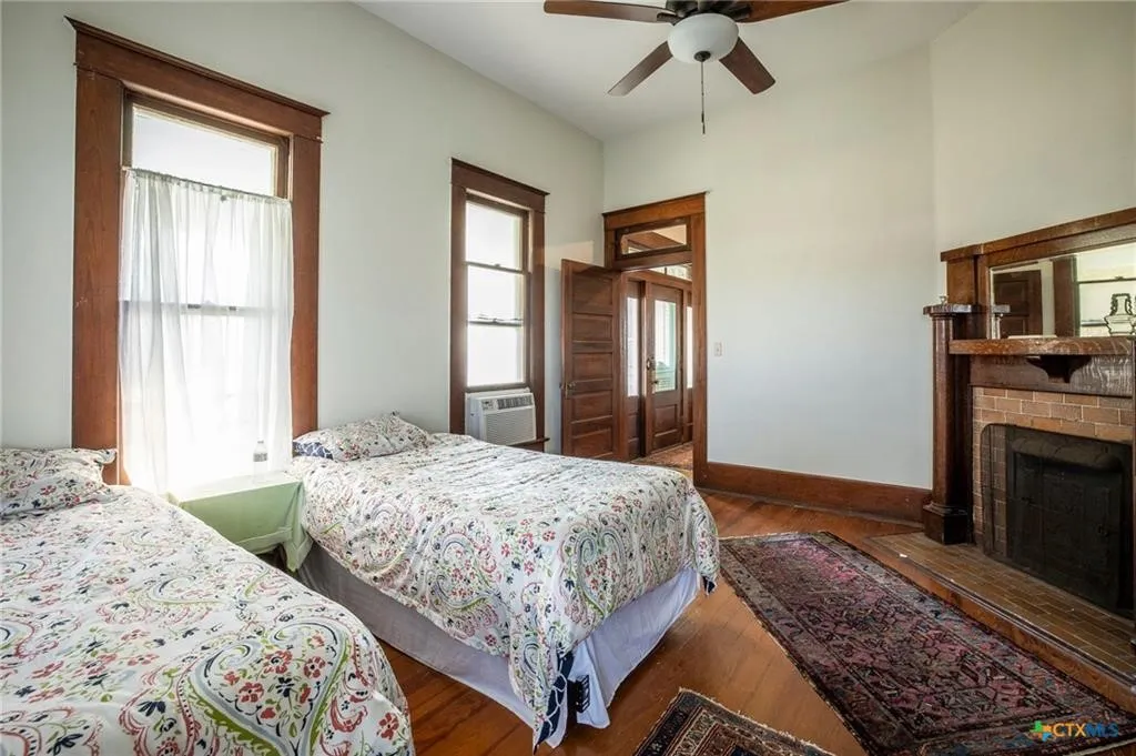 Single Family Residence For Sale in Coryell County , 16455 FM 107, Moody, Texas 76557, 4 Bedroom, 2 Bathroom, Garage spaces, 2,772 Sqft, built in 1914, mls#21330914, Real Estate Agent in Moody, Homes For Sale in Coryell county, Homes For Sale in Moody, Realtor in Moody Texas, Real Estate Brokerage Independent Realty Texas, Luminita Cordes Realtor