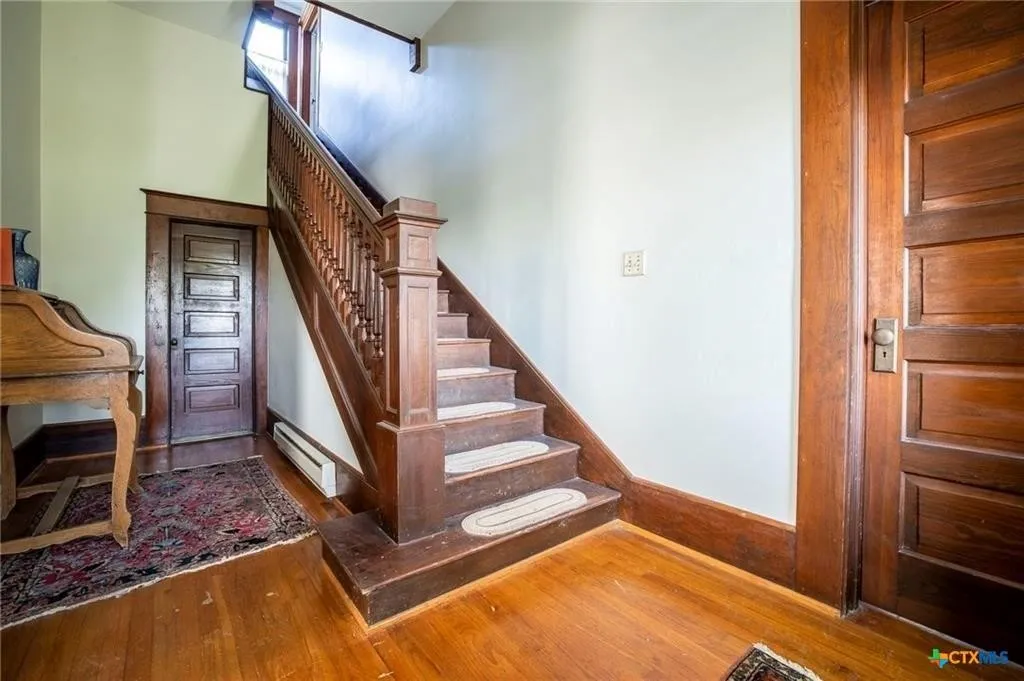 Single Family Residence For Sale in Coryell County , 16455 FM 107, Moody, Texas 76557, 4 Bedroom, 2 Bathroom, Garage spaces, 2,772 Sqft, built in 1914, mls#21330914, Real Estate Agent in Moody, Homes For Sale in Coryell county, Homes For Sale in Moody, Realtor in Moody Texas, Real Estate Brokerage Independent Realty Texas, Luminita Cordes Realtor