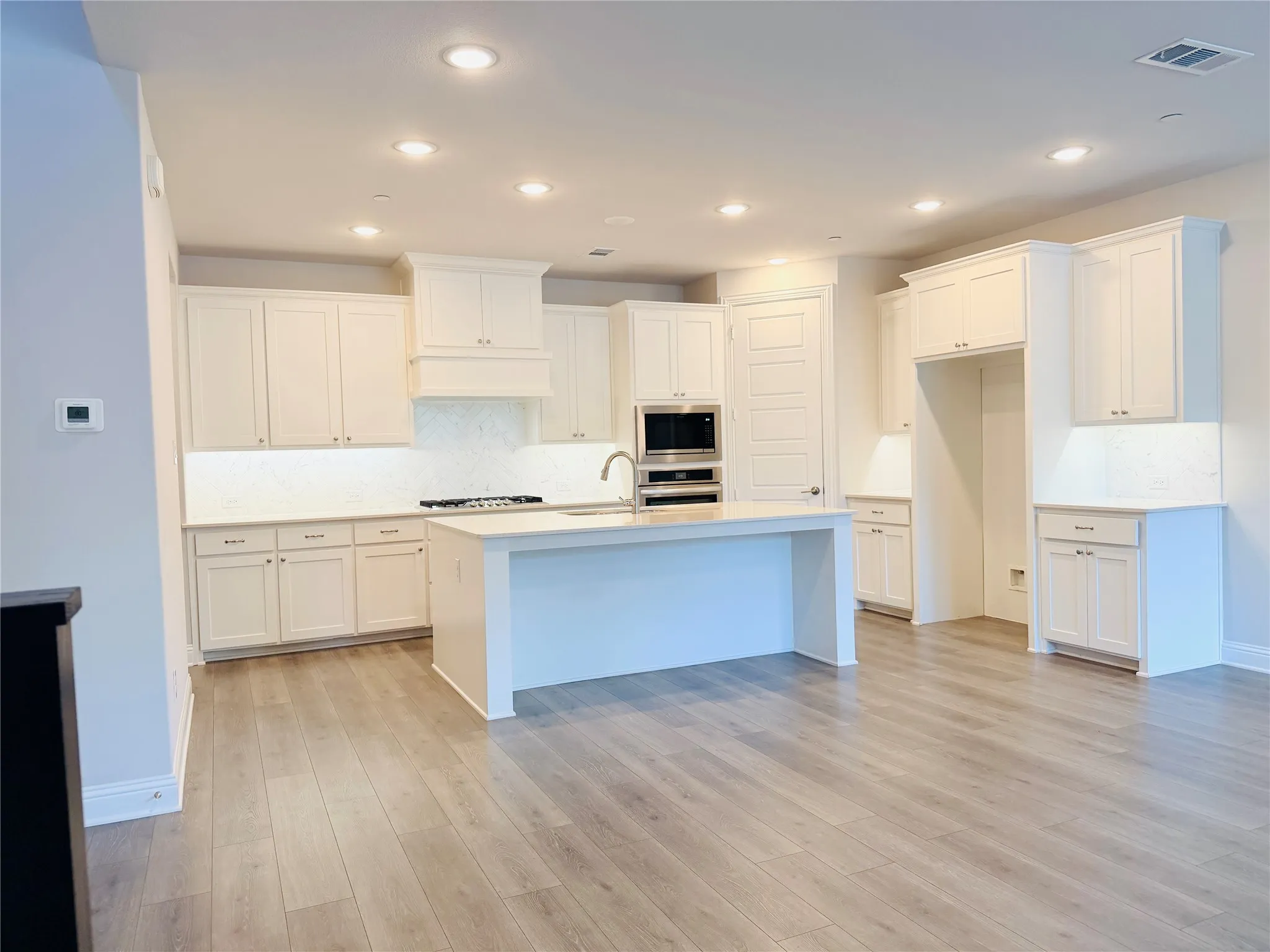 Townhouse For Rent in Collin County , 1924 Mc Clane Drive, Allen, Texas 75013, 3 Bedroom, 3 Bathroom, 2 Garage spaces, 1,886 Sqft, built in 2022, mls#21330350, Real Estate Agent in Allen, Homes For Rent in Collin county, Homes For Rent in Allen, Realtor in Allen Texas, Real Estate Brokerage Independent Realty Texas, Luminita Cordes Realtor
