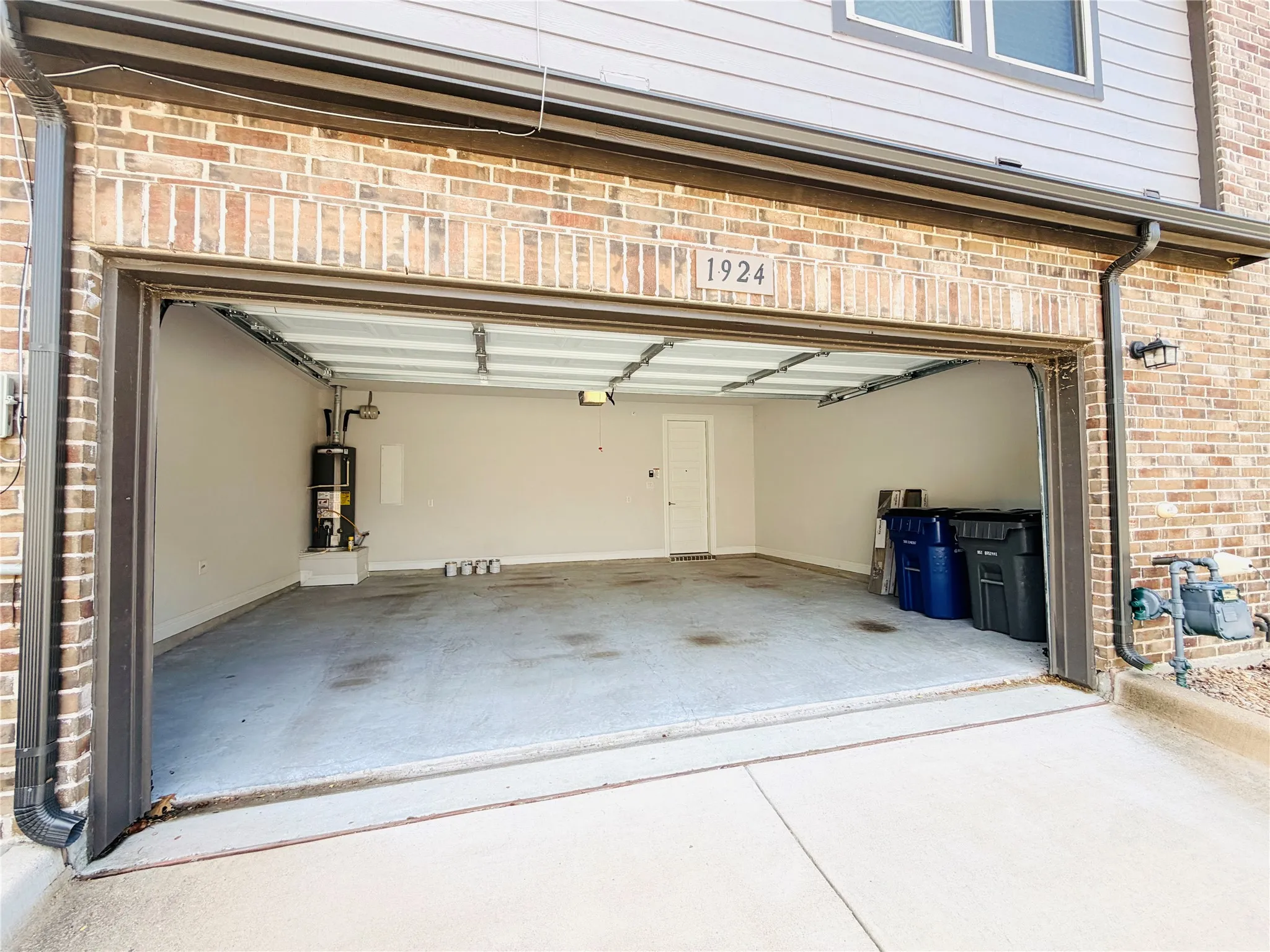 Townhouse For Rent in Collin County , 1924 Mc Clane Drive, Allen, Texas 75013, 3 Bedroom, 3 Bathroom, 2 Garage spaces, 1,886 Sqft, built in 2022, mls#21330350, Real Estate Agent in Allen, Homes For Rent in Collin county, Homes For Rent in Allen, Realtor in Allen Texas, Real Estate Brokerage Independent Realty Texas, Luminita Cordes Realtor