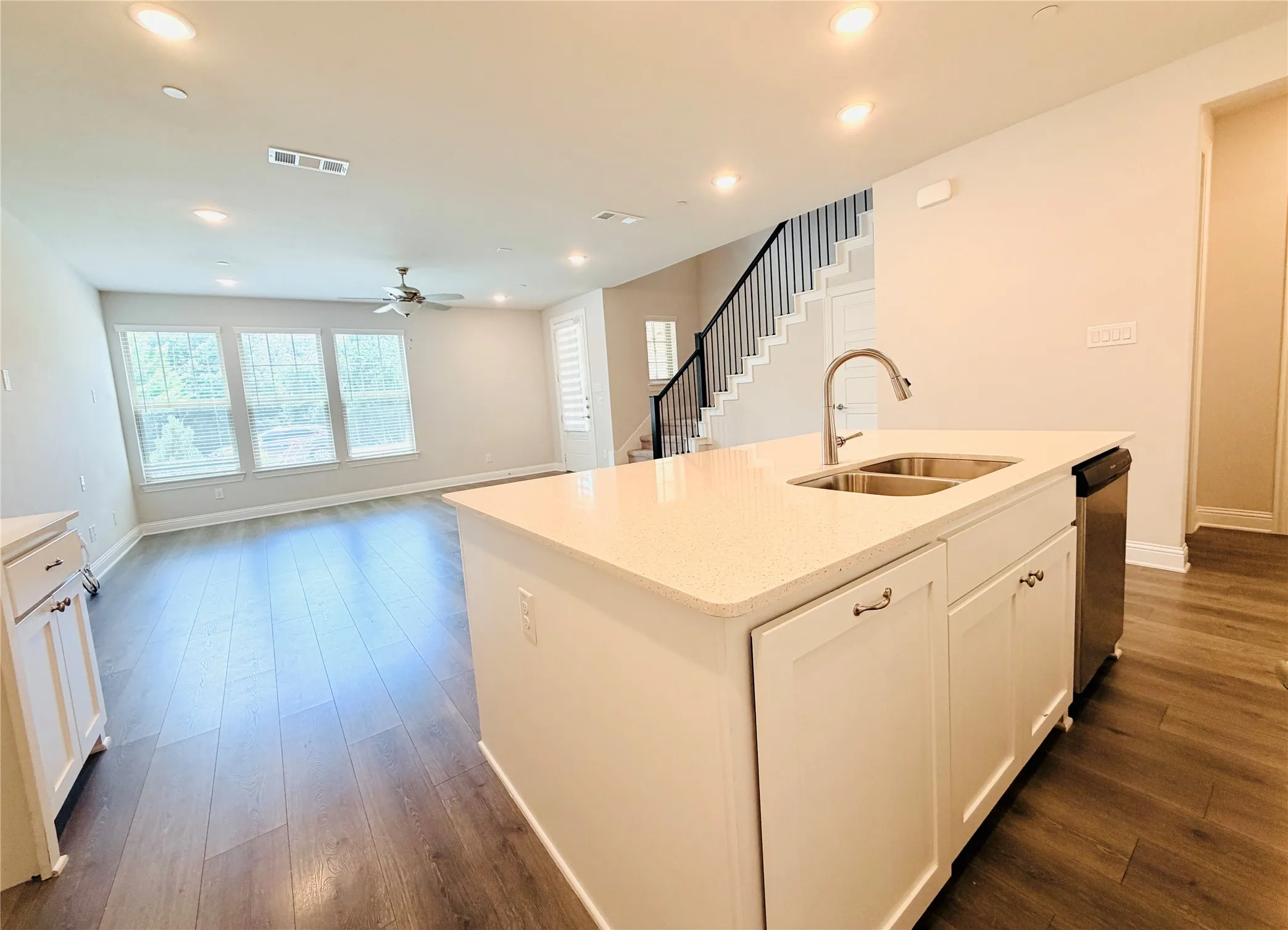 Townhouse For Rent in Collin County , 1924 Mc Clane Drive, Allen, Texas 75013, 3 Bedroom, 3 Bathroom, 2 Garage spaces, 1,886 Sqft, built in 2022, mls#21330350, Real Estate Agent in Allen, Homes For Rent in Collin county, Homes For Rent in Allen, Realtor in Allen Texas, Real Estate Brokerage Independent Realty Texas, Luminita Cordes Realtor