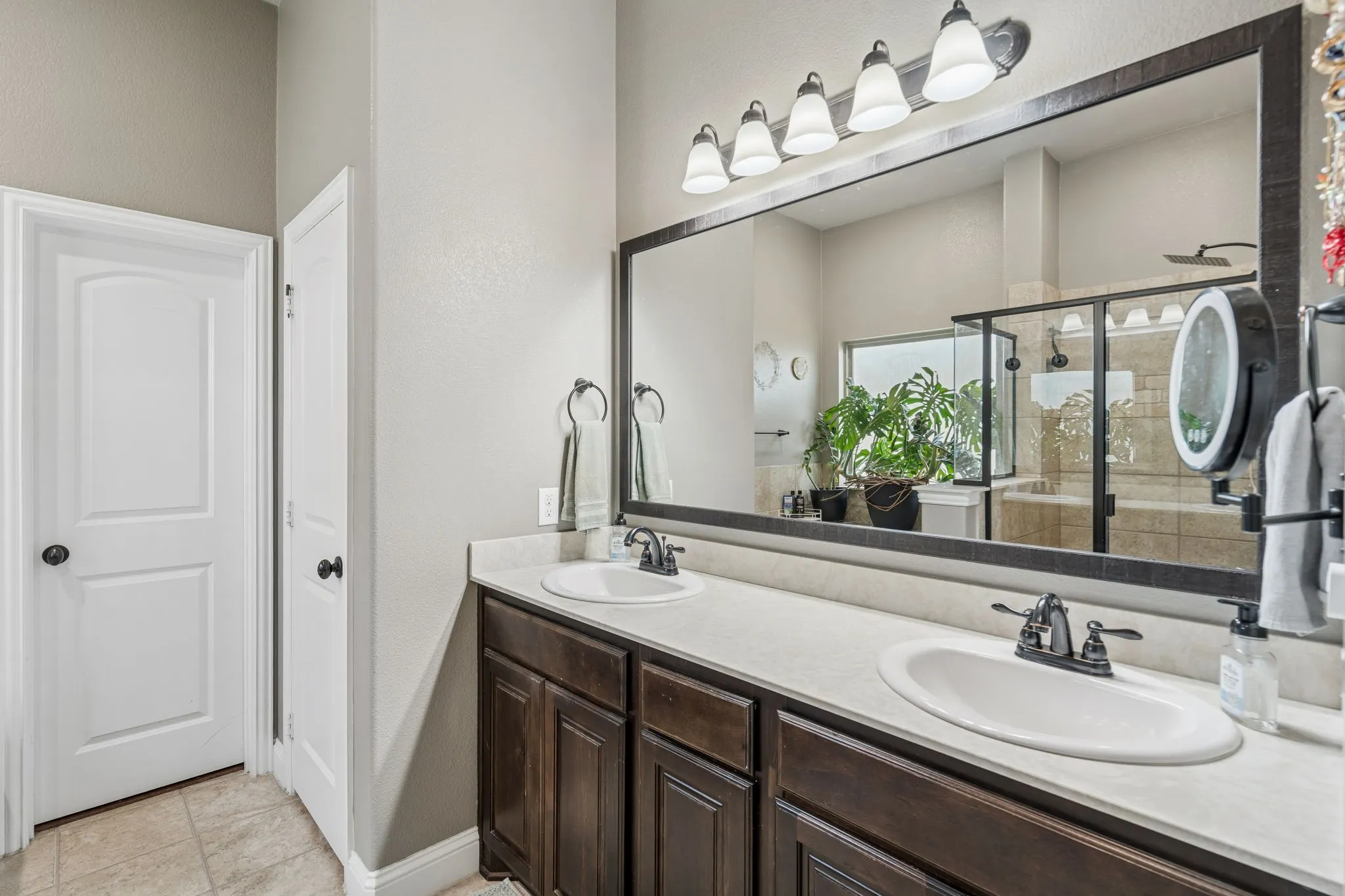 Single Family Residence For Rent in Kaufman County , 127 Hillcrest Way, Crandall, Texas 75114, 4 Bedroom, 4 Bathroom, 2 Garage spaces, 2,686 Sqft, built in 2017, mls#21329178, Real Estate Agent in Crandall, Homes For Rent in Kaufman county, Homes For Rent in Crandall, Realtor in Crandall Texas, Real Estate Brokerage Independent Realty Texas, Luminita Cordes Realtor