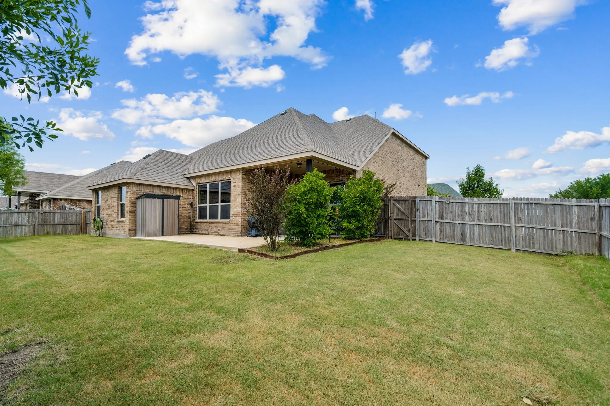 Single Family Residence For Rent in Kaufman County , 127 Hillcrest Way, Crandall, Texas 75114, 4 Bedroom, 4 Bathroom, 2 Garage spaces, 2,686 Sqft, built in 2017, mls#21329178, Real Estate Agent in Crandall, Homes For Rent in Kaufman county, Homes For Rent in Crandall, Realtor in Crandall Texas, Real Estate Brokerage Independent Realty Texas, Luminita Cordes Realtor