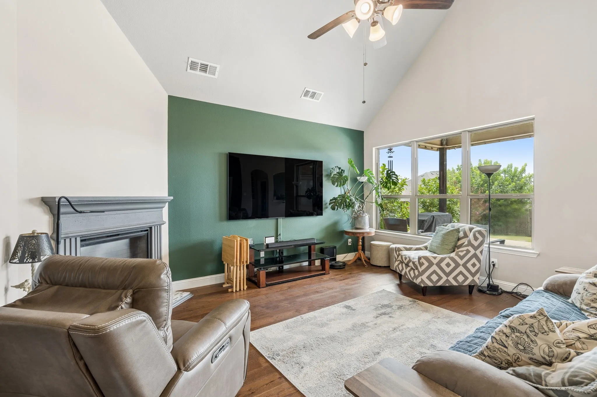 Single Family Residence For Rent in Kaufman County , 127 Hillcrest Way, Crandall, Texas 75114, 4 Bedroom, 4 Bathroom, 2 Garage spaces, 2,686 Sqft, built in 2017, mls#21329178, Real Estate Agent in Crandall, Homes For Rent in Kaufman county, Homes For Rent in Crandall, Realtor in Crandall Texas, Real Estate Brokerage Independent Realty Texas, Luminita Cordes Realtor