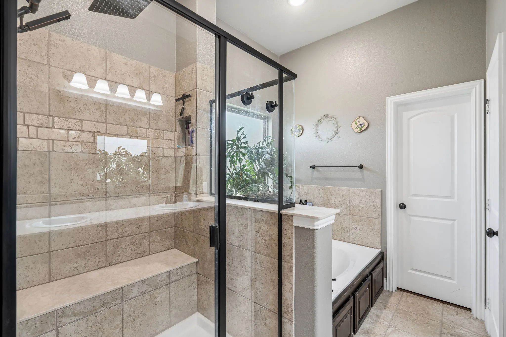 Single Family Residence For Rent in Kaufman County , 127 Hillcrest Way, Crandall, Texas 75114, 4 Bedroom, 4 Bathroom, 2 Garage spaces, 2,686 Sqft, built in 2017, mls#21329178, Real Estate Agent in Crandall, Homes For Rent in Kaufman county, Homes For Rent in Crandall, Realtor in Crandall Texas, Real Estate Brokerage Independent Realty Texas, Luminita Cordes Realtor