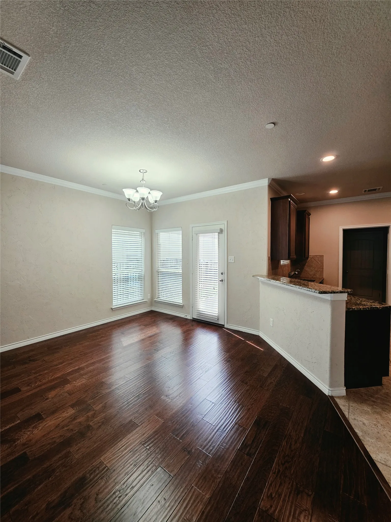 Townhouse For Rent in Collin County , 8717 Whitehead Street, Mc Kinney, Texas 75070, 2 Bedroom, 3 Bathroom, 2 Garage spaces, 1,926 Sqft, built in 2012, mls#21331176, Real Estate Agent in Mc Kinney, Homes For Rent in Collin county, Homes For Rent in Mc Kinney, Realtor in Mc Kinney Texas, Real Estate Brokerage Independent Realty Texas, Luminita Cordes Realtor