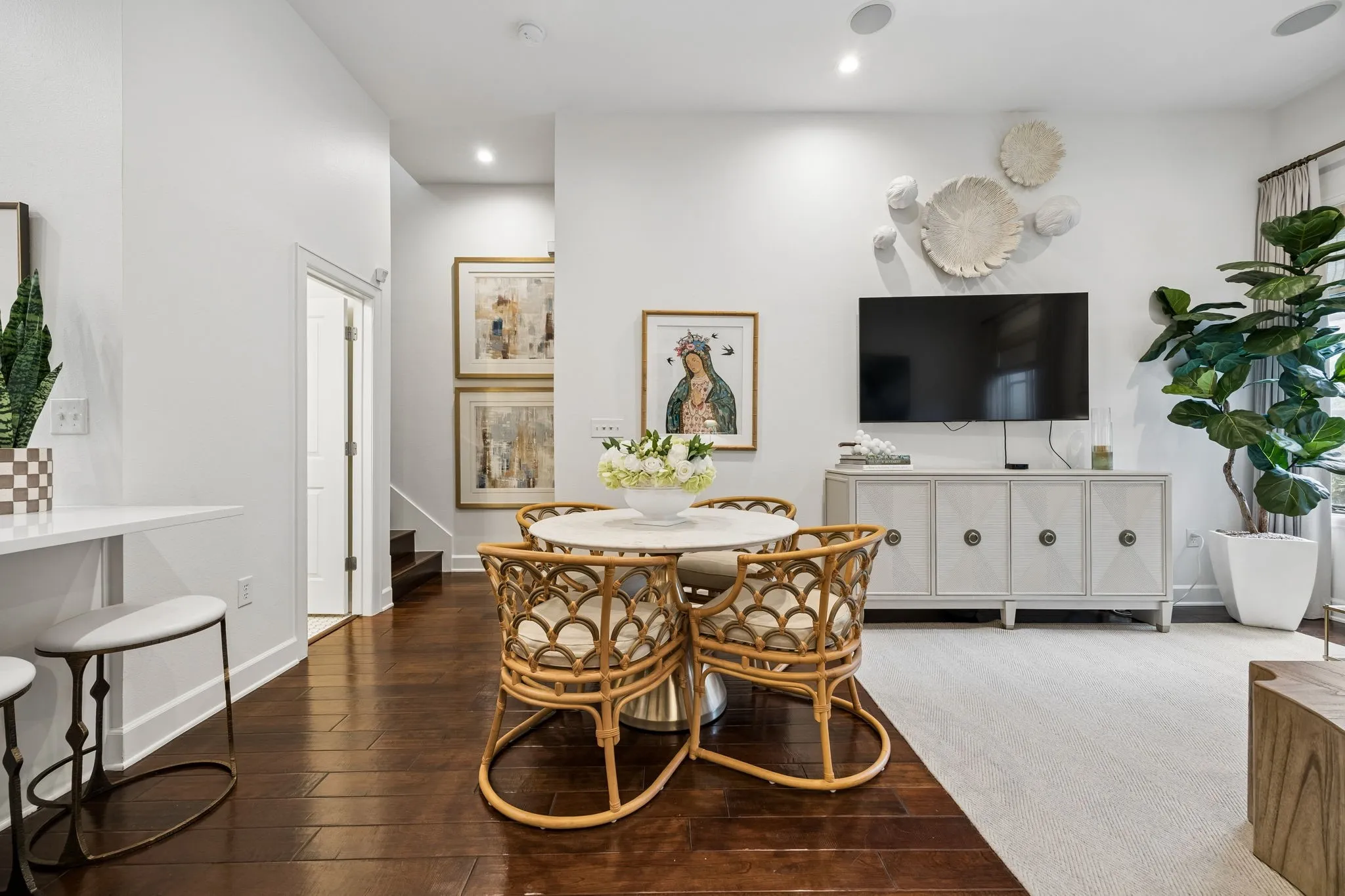 Condominium For Sale in Dallas County , 3210 Carlisle Street 48, Dallas, Texas 75204, 2 Bedroom, 3 Bathroom, 2 Garage spaces, 1,622 Sqft, built in 2006, mls#21331098, Real Estate Agent in Dallas, Homes For Sale in Dallas county, Homes For Sale in Dallas, Realtor in Dallas Texas, Real Estate Brokerage Independent Realty Texas, Luminita Cordes Realtor