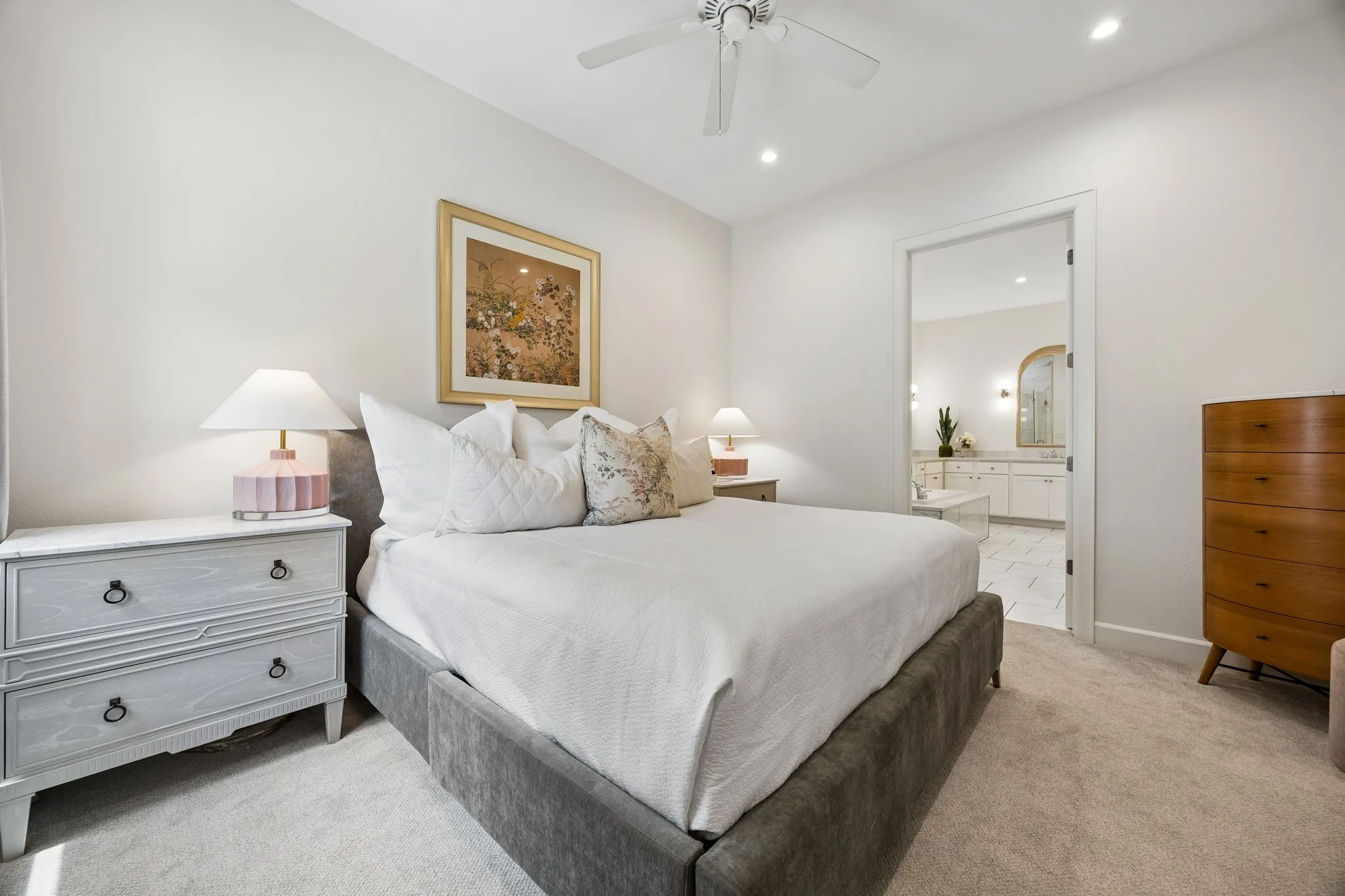 Condominium For Sale in Dallas County , 3210 Carlisle Street 48, Dallas, Texas 75204, 2 Bedroom, 3 Bathroom, 2 Garage spaces, 1,622 Sqft, built in 2006, mls#21331098, Real Estate Agent in Dallas, Homes For Sale in Dallas county, Homes For Sale in Dallas, Realtor in Dallas Texas, Real Estate Brokerage Independent Realty Texas, Luminita Cordes Realtor