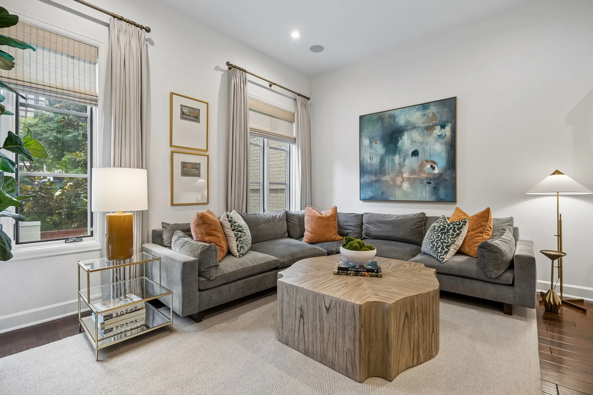 Condominium For Sale in Dallas County , 3210 Carlisle Street 48, Dallas, Texas 75204, 2 Bedroom, 3 Bathroom, 2 Garage spaces, 1,622 Sqft, built in 2006, mls#21331098, Real Estate Agent in Dallas, Homes For Sale in Dallas county, Homes For Sale in Dallas, Realtor in Dallas Texas, Real Estate Brokerage Independent Realty Texas, Luminita Cordes Realtor