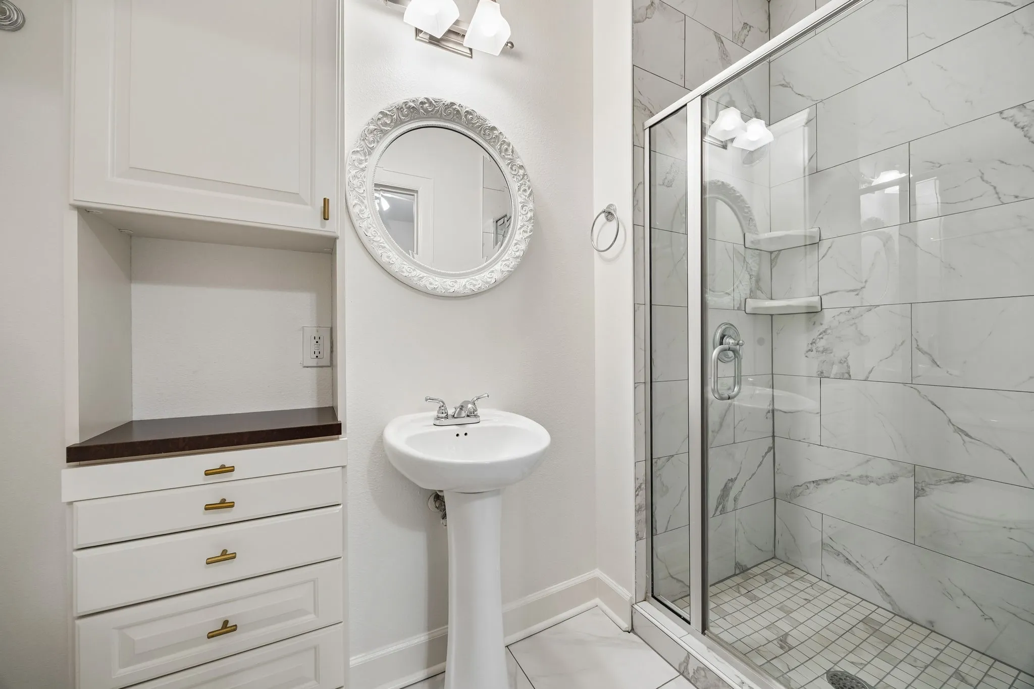 Condominium For Sale in Dallas County , 3210 Carlisle Street 48, Dallas, Texas 75204, 2 Bedroom, 3 Bathroom, 2 Garage spaces, 1,622 Sqft, built in 2006, mls#21331098, Real Estate Agent in Dallas, Homes For Sale in Dallas county, Homes For Sale in Dallas, Realtor in Dallas Texas, Real Estate Brokerage Independent Realty Texas, Luminita Cordes Realtor