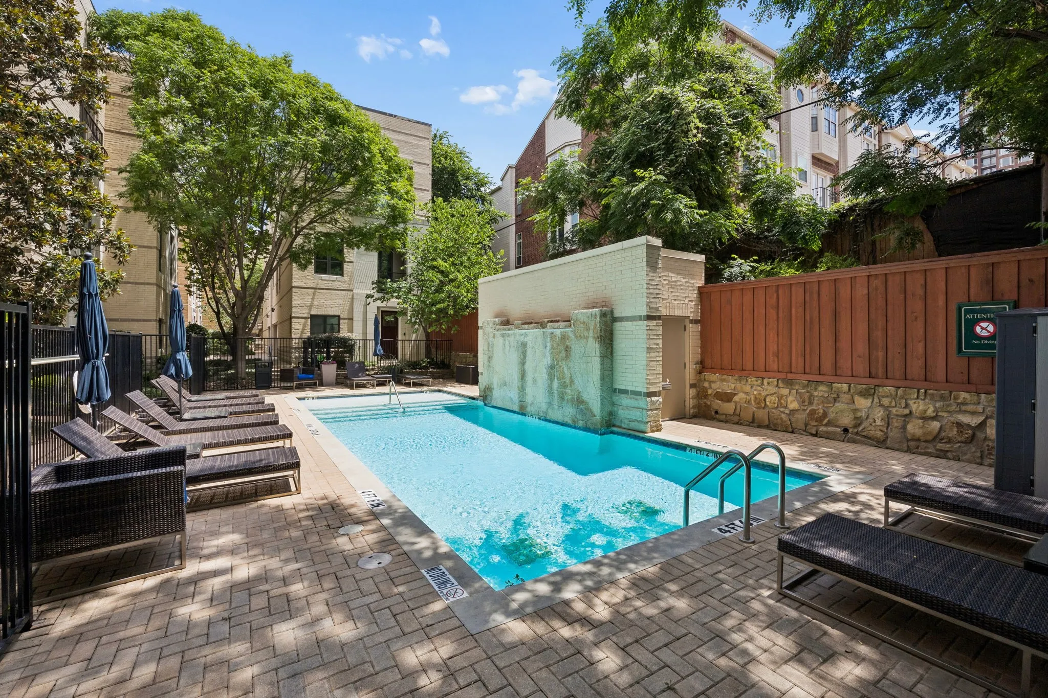 Condominium For Sale in Dallas County , 3210 Carlisle Street 48, Dallas, Texas 75204, 2 Bedroom, 3 Bathroom, 2 Garage spaces, 1,622 Sqft, built in 2006, mls#21331098, Real Estate Agent in Dallas, Homes For Sale in Dallas county, Homes For Sale in Dallas, Realtor in Dallas Texas, Real Estate Brokerage Independent Realty Texas, Luminita Cordes Realtor