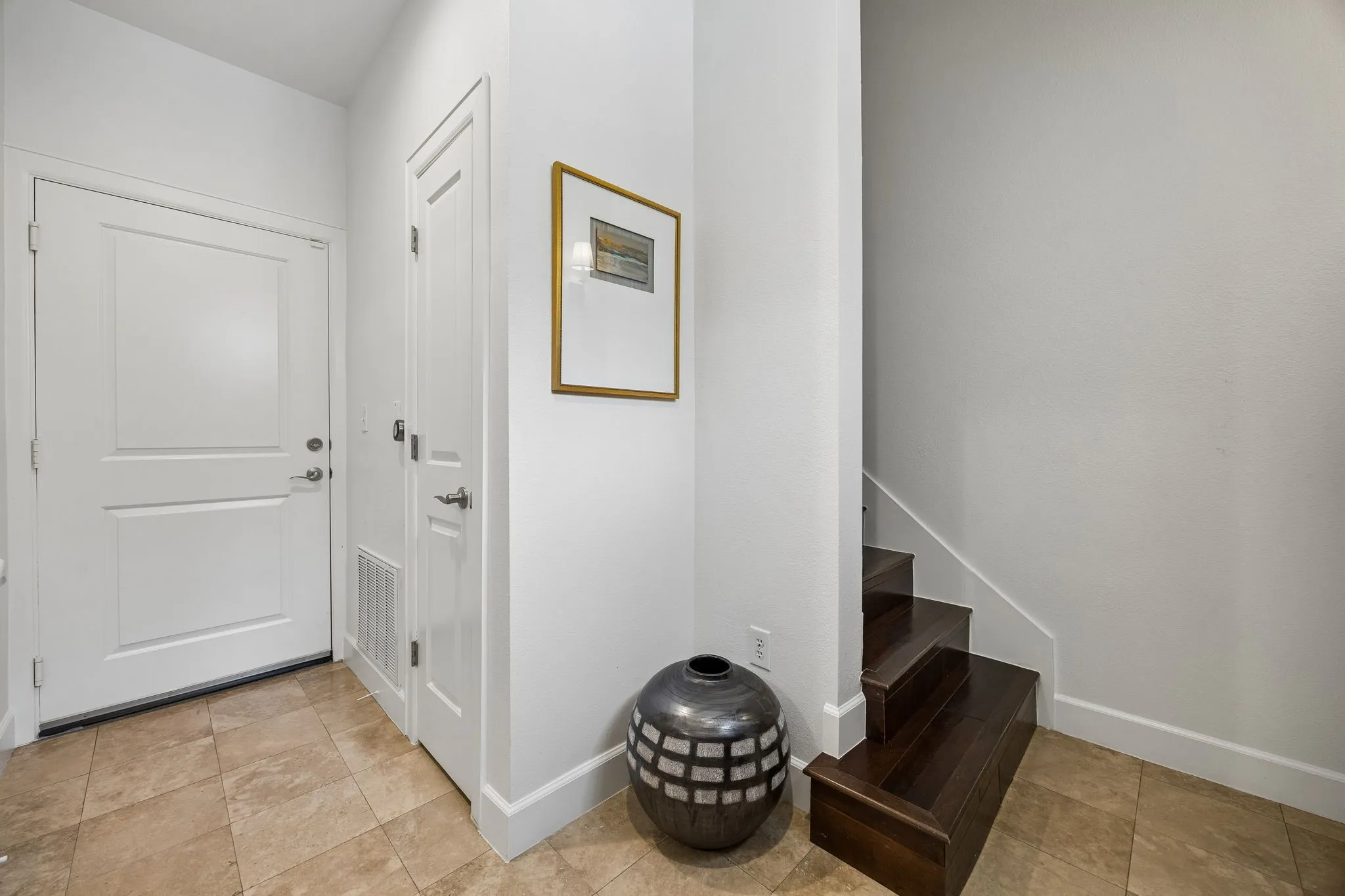Condominium For Sale in Dallas County , 3210 Carlisle Street 48, Dallas, Texas 75204, 2 Bedroom, 3 Bathroom, 2 Garage spaces, 1,622 Sqft, built in 2006, mls#21331098, Real Estate Agent in Dallas, Homes For Sale in Dallas county, Homes For Sale in Dallas, Realtor in Dallas Texas, Real Estate Brokerage Independent Realty Texas, Luminita Cordes Realtor