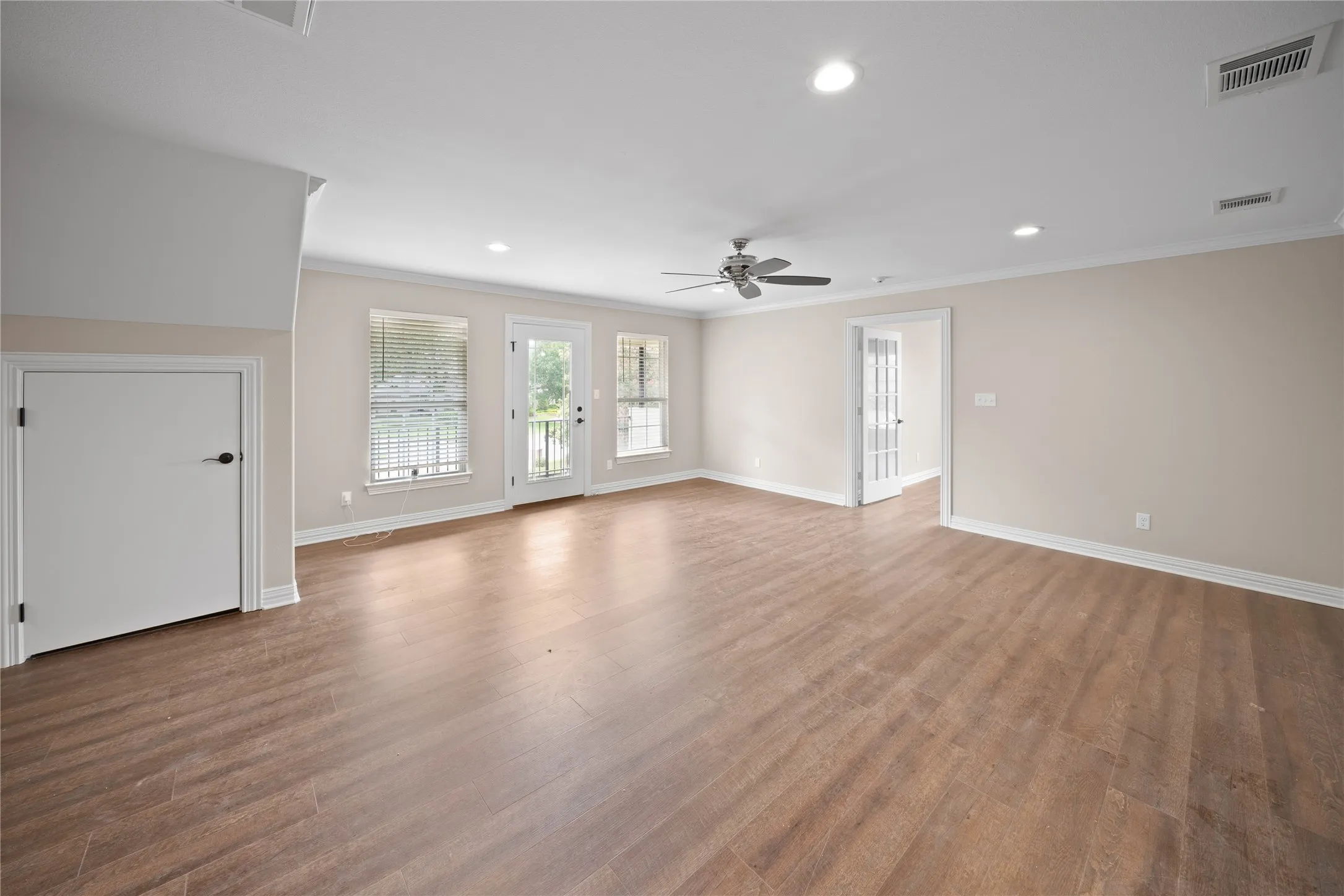 Single Family Residence For Sale in Smith County , 7402 Hollytree Drive, Tyler, Texas 75703, 4 Bedrooms, 4 Bathrooms, 8 Garage spaces, 6,676 Sqft, built in 1998, Price $995,000, mls#21330783, Real Estate Agent in Tyler, Homes For Sale in Smith county, Homes For Sale in Tyler, Realtor in Tyler Texas, Real Estate Brokerage Independent Realty Texas, Luminita Cordes Realtor