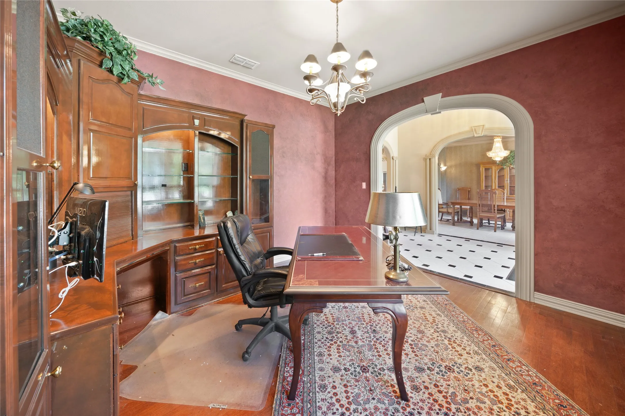Single Family Residence For Sale in Smith County , 7402 Hollytree Drive, Tyler, Texas 75703, 4 Bedrooms, 4 Bathrooms, 8 Garage spaces, 6,676 Sqft, built in 1998, Price $995,000, mls#21330783, Real Estate Agent in Tyler, Homes For Sale in Smith county, Homes For Sale in Tyler, Realtor in Tyler Texas, Real Estate Brokerage Independent Realty Texas, Luminita Cordes Realtor