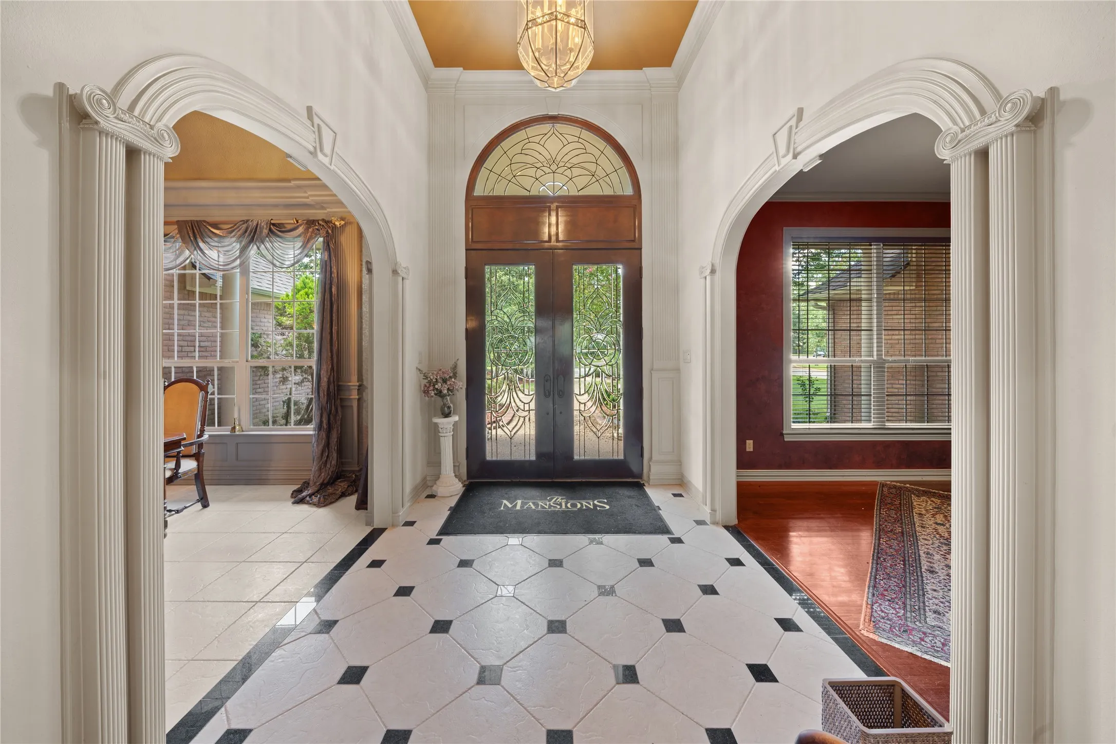 Single Family Residence For Sale in Smith County , 7402 Hollytree Drive, Tyler, Texas 75703, 4 Bedrooms, 4 Bathrooms, 8 Garage spaces, 6,676 Sqft, built in 1998, Price $995,000, mls#21330783, Real Estate Agent in Tyler, Homes For Sale in Smith county, Homes For Sale in Tyler, Realtor in Tyler Texas, Real Estate Brokerage Independent Realty Texas, Luminita Cordes Realtor