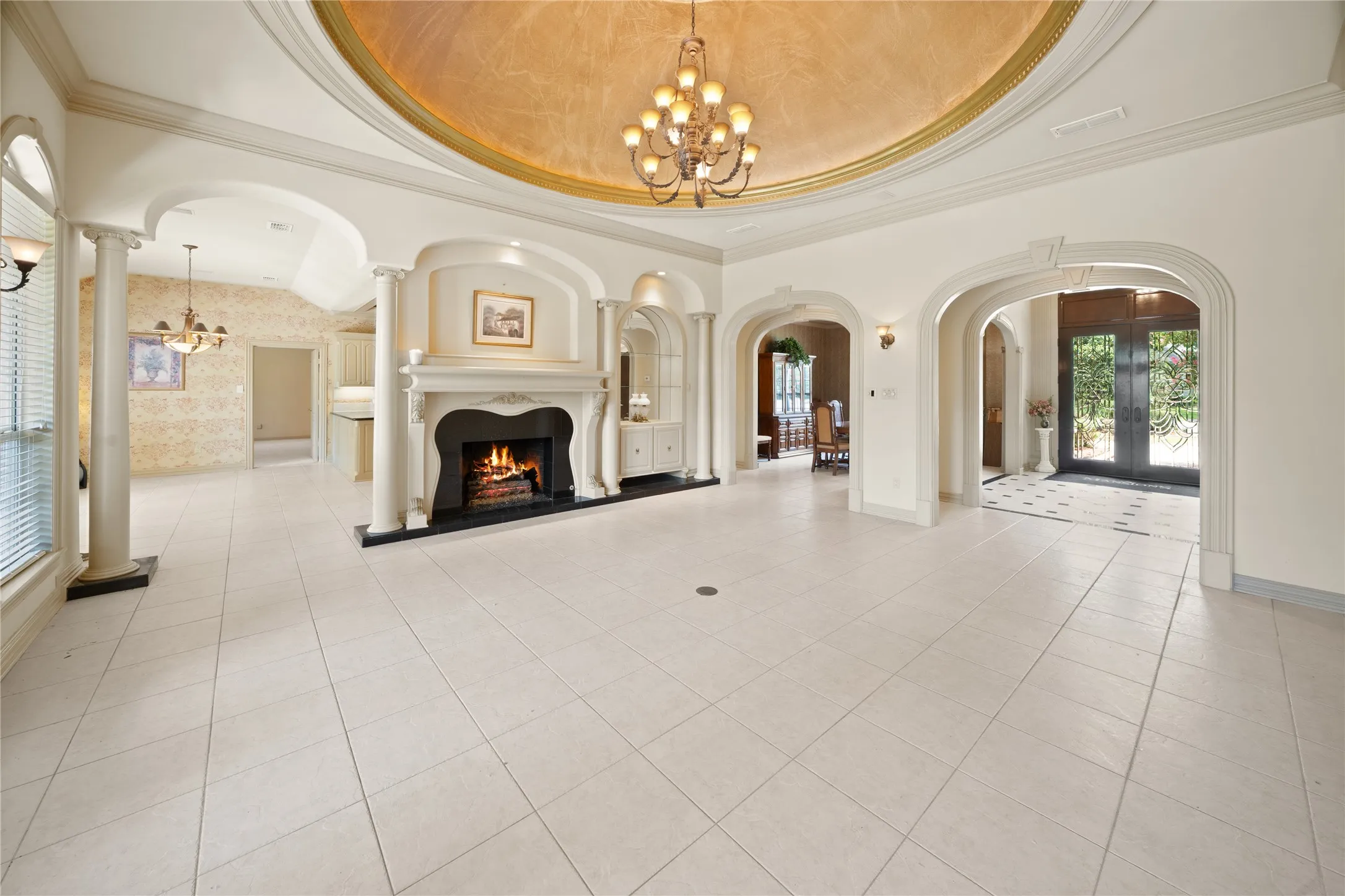 Single Family Residence For Sale in Smith County , 7402 Hollytree Drive, Tyler, Texas 75703, 4 Bedrooms, 4 Bathrooms, 8 Garage spaces, 6,676 Sqft, built in 1998, Price $995,000, mls#21330783, Real Estate Agent in Tyler, Homes For Sale in Smith county, Homes For Sale in Tyler, Realtor in Tyler Texas, Real Estate Brokerage Independent Realty Texas, Luminita Cordes Realtor
