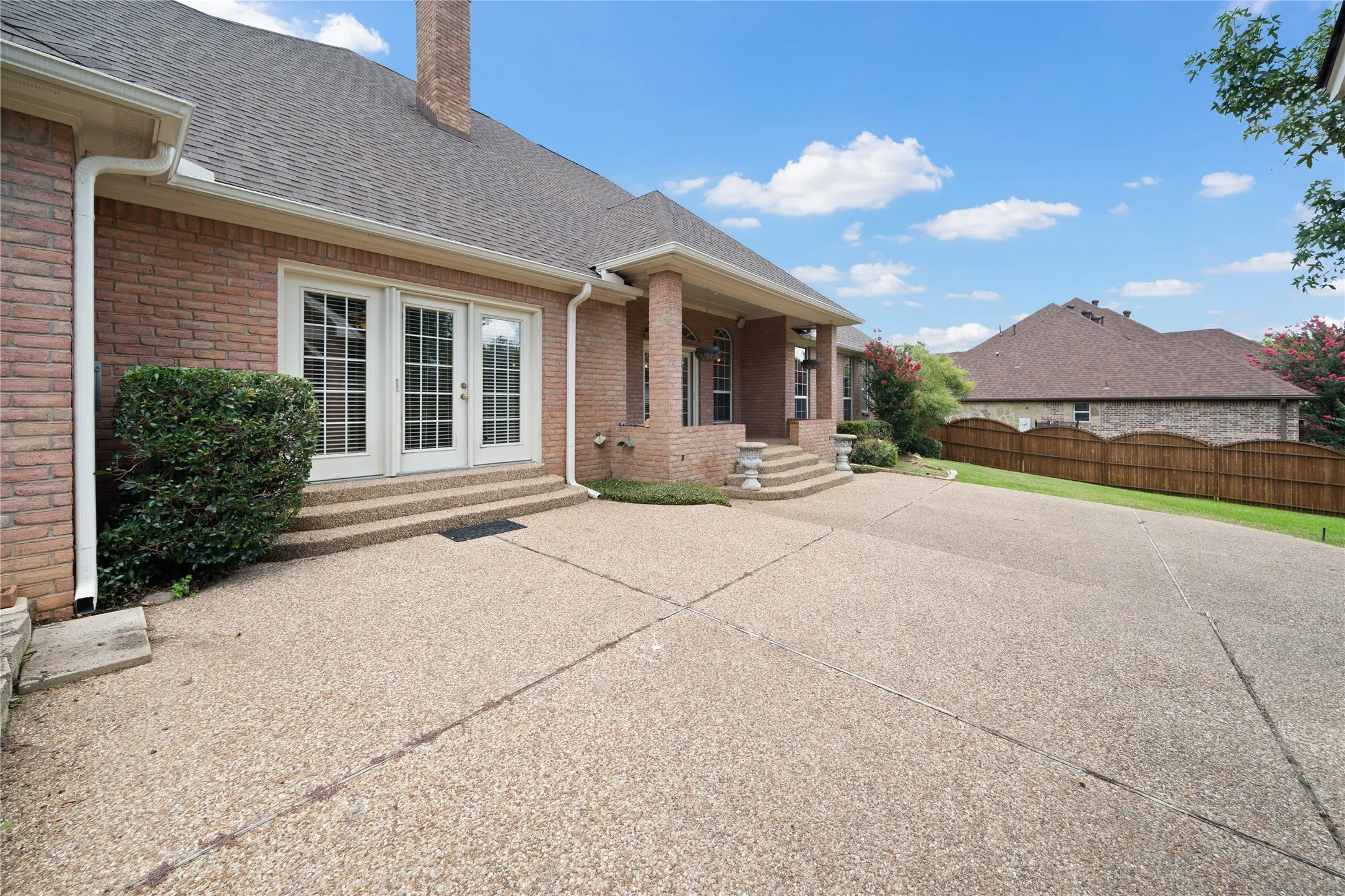 Single Family Residence For Sale in Smith County , 7402 Hollytree Drive, Tyler, Texas 75703, 4 Bedrooms, 4 Bathrooms, 8 Garage spaces, 6,676 Sqft, built in 1998, Price $995,000, mls#21330783, Real Estate Agent in Tyler, Homes For Sale in Smith county, Homes For Sale in Tyler, Realtor in Tyler Texas, Real Estate Brokerage Independent Realty Texas, Luminita Cordes Realtor