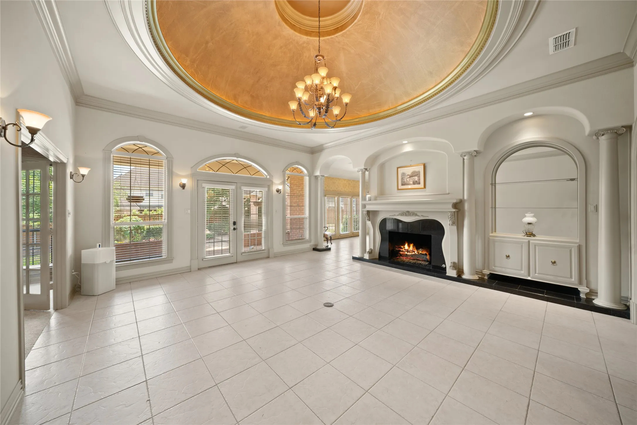 Single Family Residence For Sale in Smith County , 7402 Hollytree Drive, Tyler, Texas 75703, 4 Bedrooms, 4 Bathrooms, 8 Garage spaces, 6,676 Sqft, built in 1998, Price $995,000, mls#21330783, Real Estate Agent in Tyler, Homes For Sale in Smith county, Homes For Sale in Tyler, Realtor in Tyler Texas, Real Estate Brokerage Independent Realty Texas, Luminita Cordes Realtor