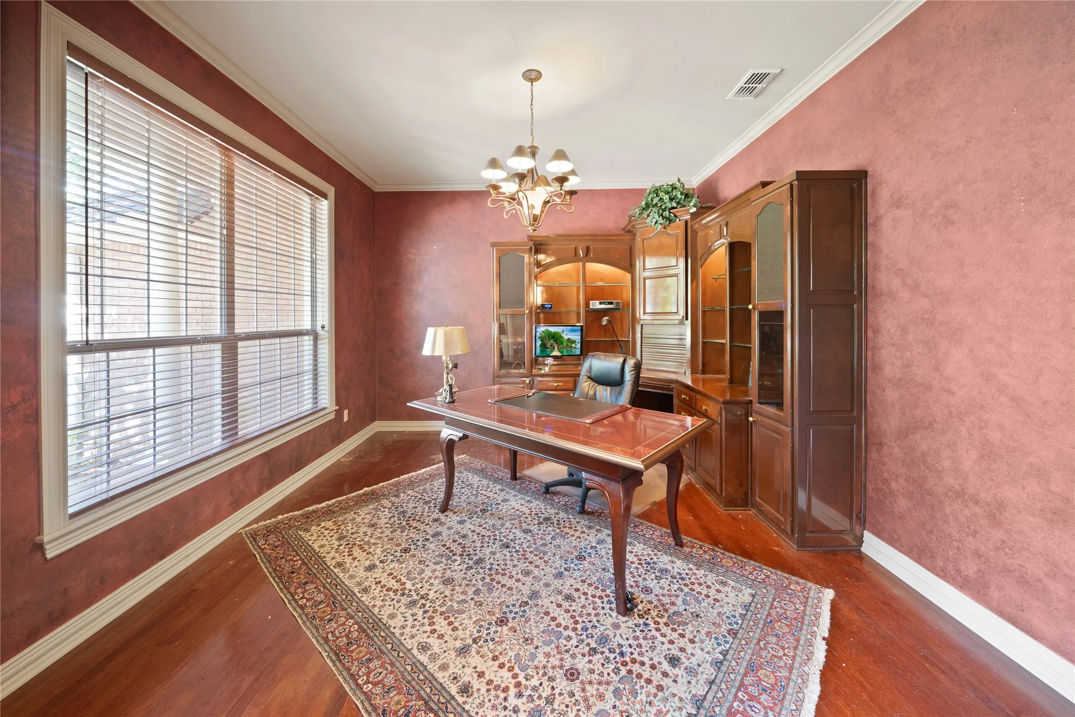 Single Family Residence For Sale in Smith County , 7402 Hollytree Drive, Tyler, Texas 75703, 4 Bedrooms, 4 Bathrooms, 8 Garage spaces, 6,676 Sqft, built in 1998, Price $995,000, mls#21330783, Real Estate Agent in Tyler, Homes For Sale in Smith county, Homes For Sale in Tyler, Realtor in Tyler Texas, Real Estate Brokerage Independent Realty Texas, Luminita Cordes Realtor