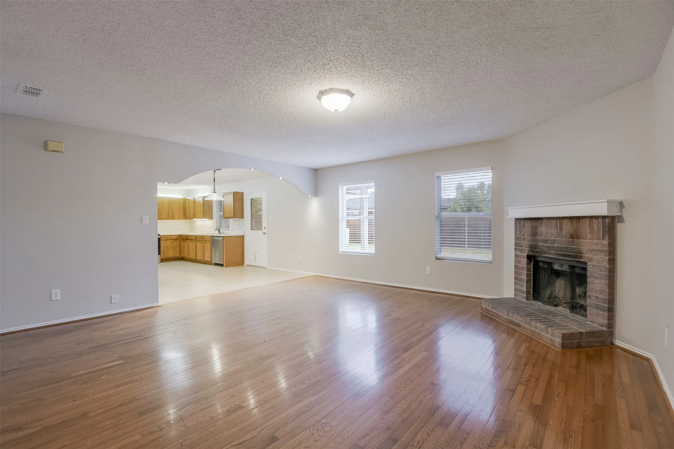 Single Family Residence For Rent in Tarrant County , 5525 Ventura Street, Fort Worth, Texas 76244, 5 Bedroom, 3 Bathroom, 2 Garage spaces, 3,420 Sqft, built in 2002, mls#21331184, Real Estate Agent in Fort Worth, Homes For Rent in Tarrant county, Homes For Rent in Fort Worth, Realtor in Fort Worth Texas, Real Estate Brokerage Independent Realty Texas, Luminita Cordes Realtor