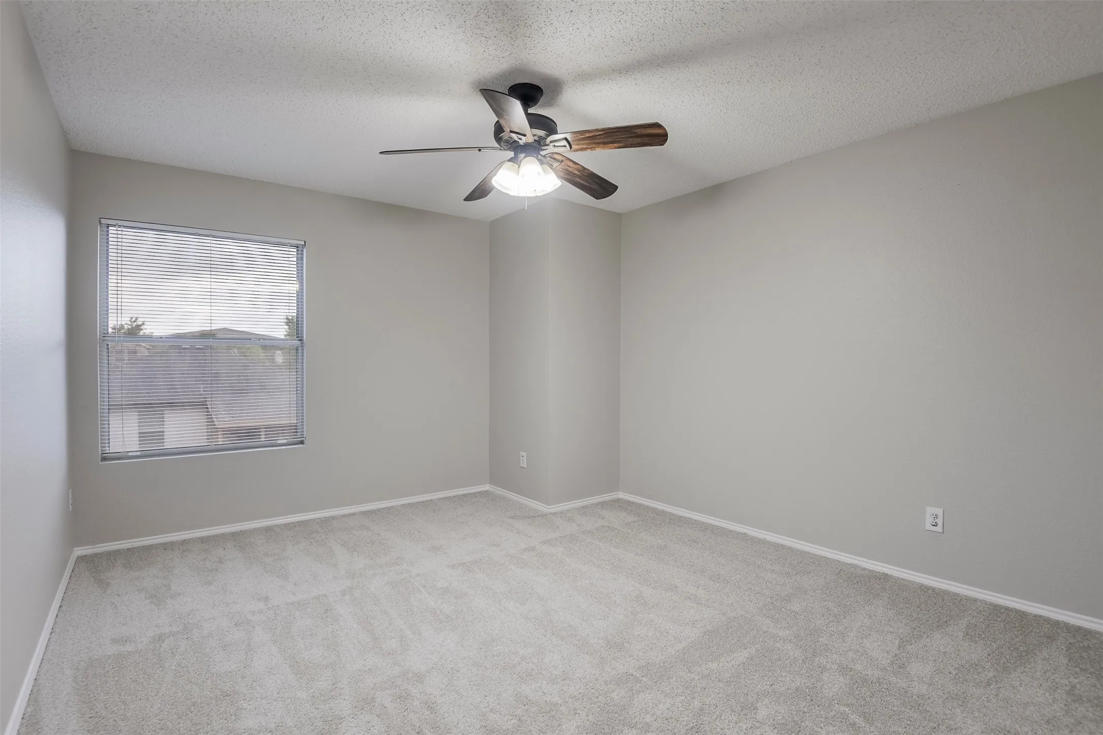 Single Family Residence For Rent in Tarrant County , 5525 Ventura Street, Fort Worth, Texas 76244, 5 Bedroom, 3 Bathroom, 2 Garage spaces, 3,420 Sqft, built in 2002, mls#21331184, Real Estate Agent in Fort Worth, Homes For Rent in Tarrant county, Homes For Rent in Fort Worth, Realtor in Fort Worth Texas, Real Estate Brokerage Independent Realty Texas, Luminita Cordes Realtor