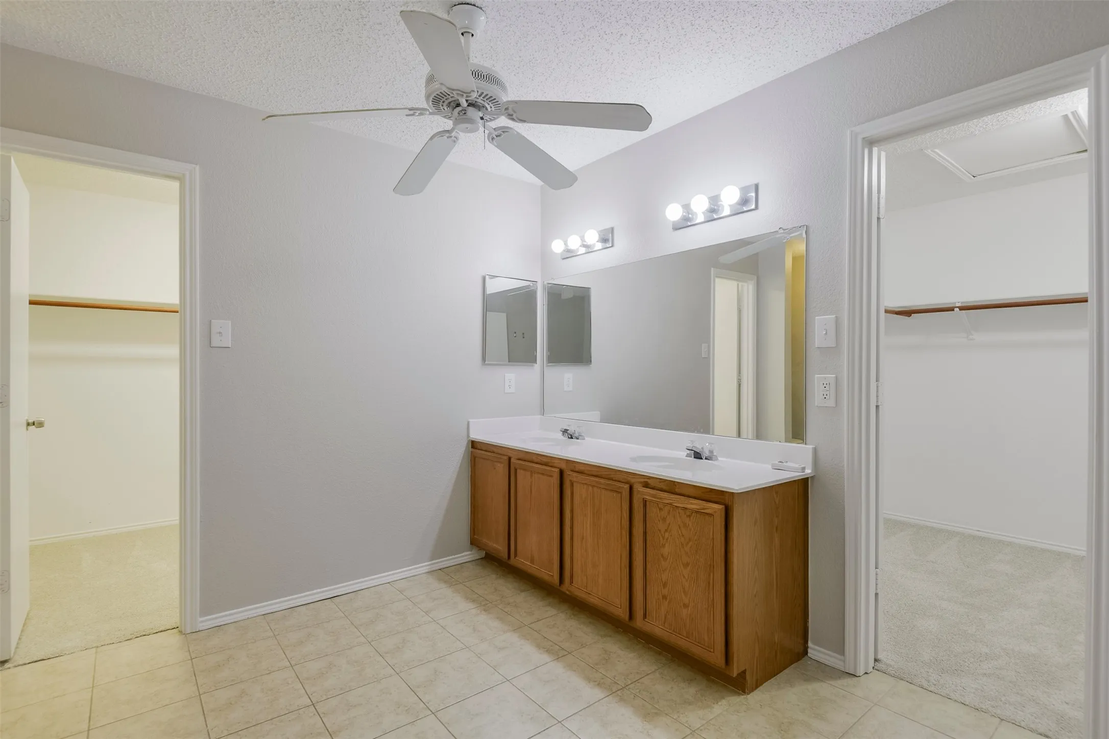 Single Family Residence For Rent in Tarrant County , 5525 Ventura Street, Fort Worth, Texas 76244, 5 Bedroom, 3 Bathroom, 2 Garage spaces, 3,420 Sqft, built in 2002, mls#21331184, Real Estate Agent in Fort Worth, Homes For Rent in Tarrant county, Homes For Rent in Fort Worth, Realtor in Fort Worth Texas, Real Estate Brokerage Independent Realty Texas, Luminita Cordes Realtor