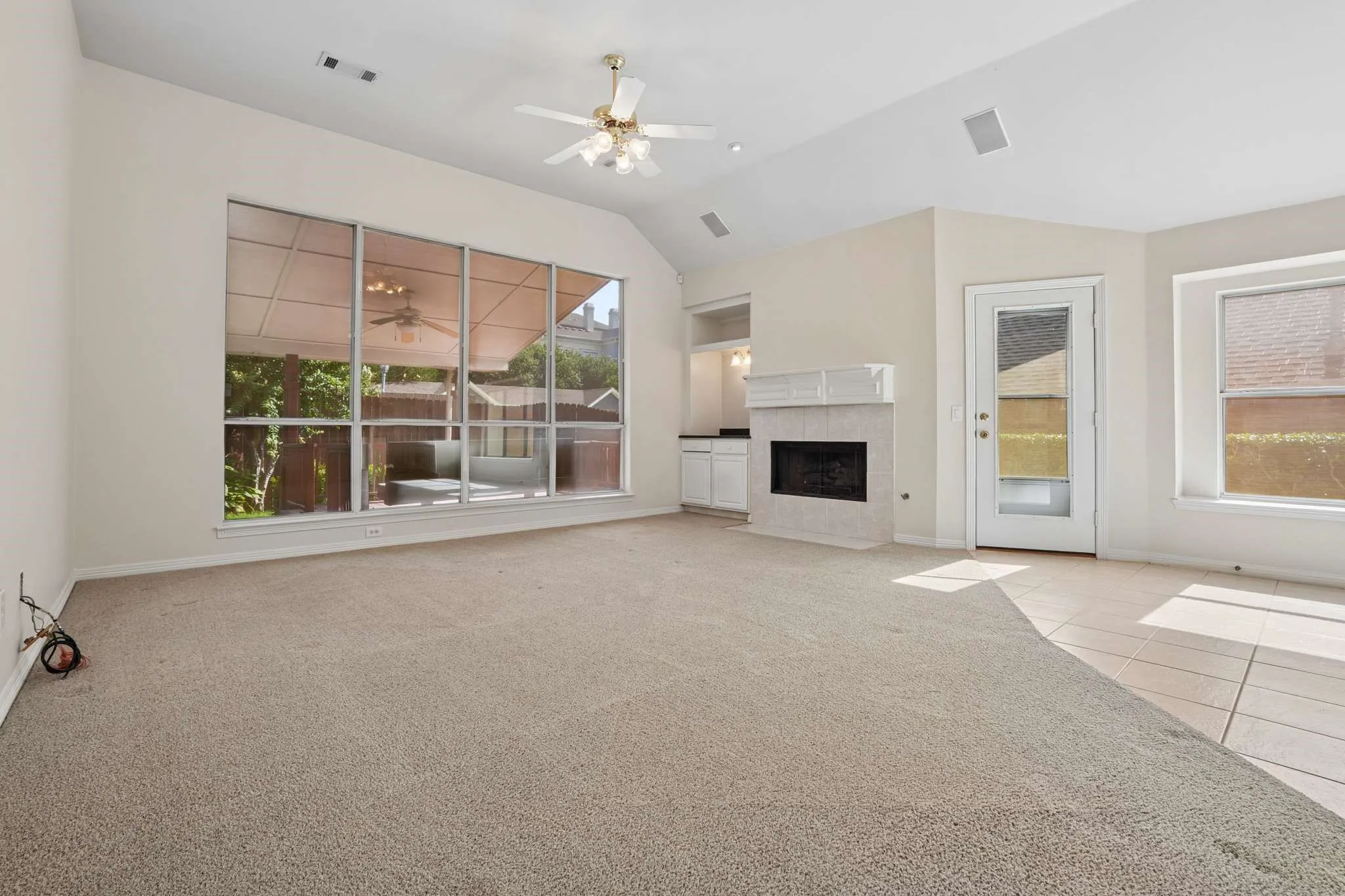 Single Family Residence For Sale in Denton County , 469 Crestview Point Drive, Lewisville, Texas 75067, 3 Bedroom, 2 Bathroom, 2 Garage spaces, 2,113 Sqft, built in 1997, mls#21330226, Real Estate Agent in Lewisville, Homes For Sale in Denton county, Homes For Sale in Lewisville, Realtor in Lewisville Texas, Real Estate Brokerage Independent Realty Texas, Luminita Cordes Realtor