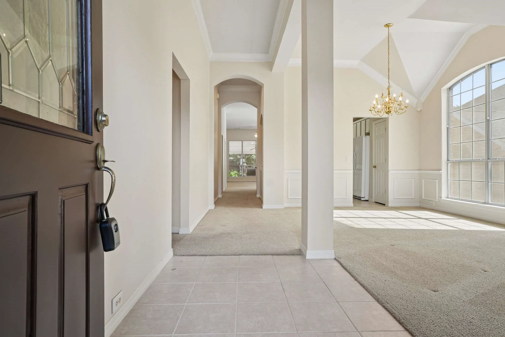 Single Family Residence For Sale in Denton County , 469 Crestview Point Drive, Lewisville, Texas 75067, 3 Bedroom, 2 Bathroom, 2 Garage spaces, 2,113 Sqft, built in 1997, mls#21330226, Real Estate Agent in Lewisville, Homes For Sale in Denton county, Homes For Sale in Lewisville, Realtor in Lewisville Texas, Real Estate Brokerage Independent Realty Texas, Luminita Cordes Realtor