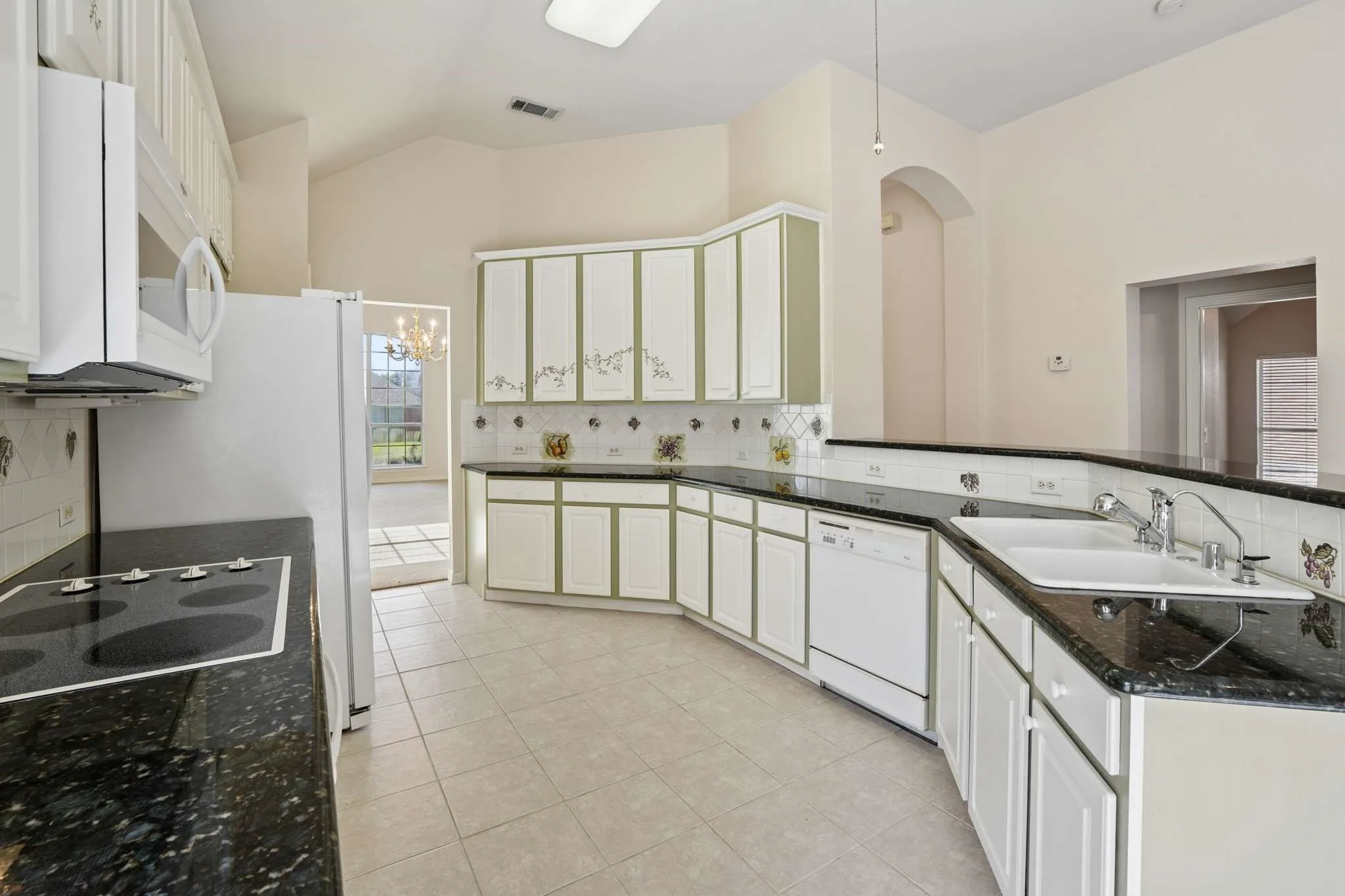 Single Family Residence For Sale in Denton County , 469 Crestview Point Drive, Lewisville, Texas 75067, 3 Bedroom, 2 Bathroom, 2 Garage spaces, 2,113 Sqft, built in 1997, mls#21330226, Real Estate Agent in Lewisville, Homes For Sale in Denton county, Homes For Sale in Lewisville, Realtor in Lewisville Texas, Real Estate Brokerage Independent Realty Texas, Luminita Cordes Realtor
