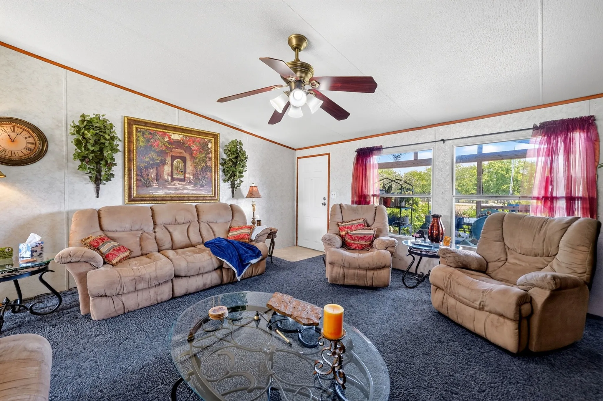 Single Family Residence For Sale in Hunt County , 8900 Crestview Estate Road, Quinlan, Texas 75474, 3 Bedroom, 2 Bathroom, Garage spaces, 1,536 Sqft, built in 2001, mls#21331143, Real Estate Agent in Quinlan, Homes For Sale in Hunt county, Homes For Sale in Quinlan, Realtor in Quinlan Texas, Real Estate Brokerage Independent Realty Texas, Luminita Cordes Realtor