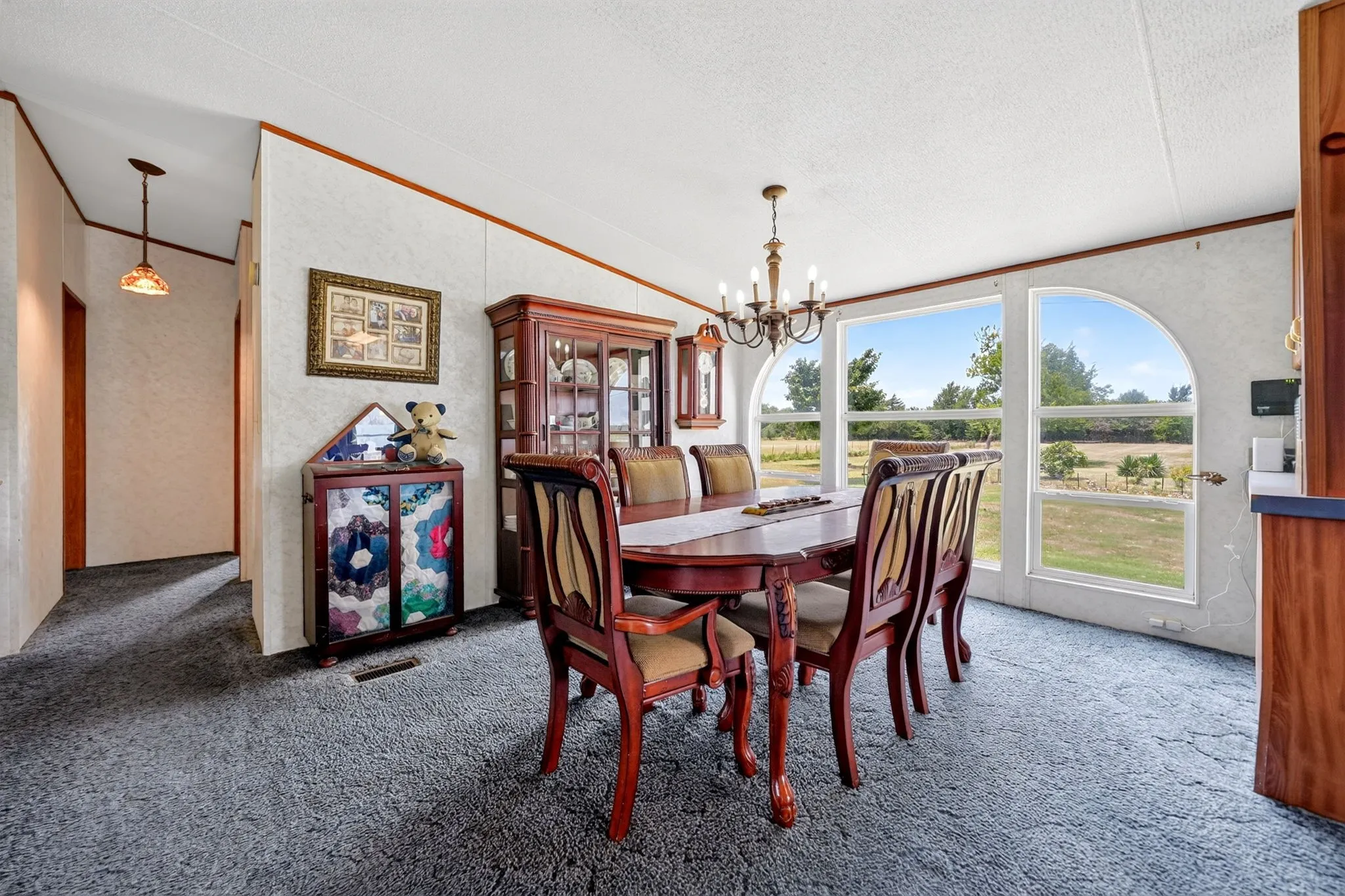 Single Family Residence For Sale in Hunt County , 8900 Crestview Estate Road, Quinlan, Texas 75474, 3 Bedroom, 2 Bathroom, Garage spaces, 1,536 Sqft, built in 2001, mls#21331143, Real Estate Agent in Quinlan, Homes For Sale in Hunt county, Homes For Sale in Quinlan, Realtor in Quinlan Texas, Real Estate Brokerage Independent Realty Texas, Luminita Cordes Realtor
