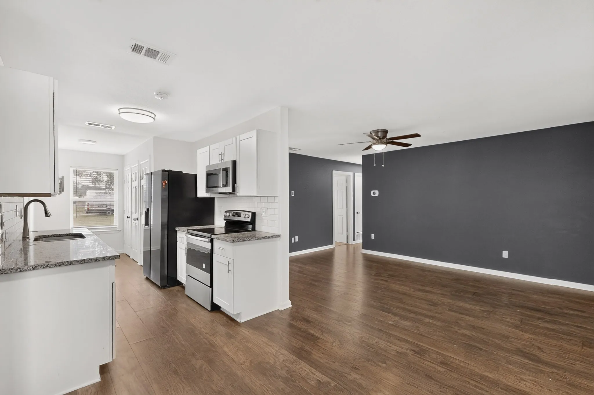Single Family Residence For Rent in Kaufman County , 10332 Grabbs Lane, Terrell, Texas 75161, 4 Bedroom, 2 Bathroom, Garage spaces, 1,384 Sqft, built in 1972, mls#21331215, Real Estate Agent in Terrell, Homes For Rent in Kaufman county, Homes For Rent in Terrell, Realtor in Terrell Texas, Real Estate Brokerage Independent Realty Texas, Luminita Cordes Realtor