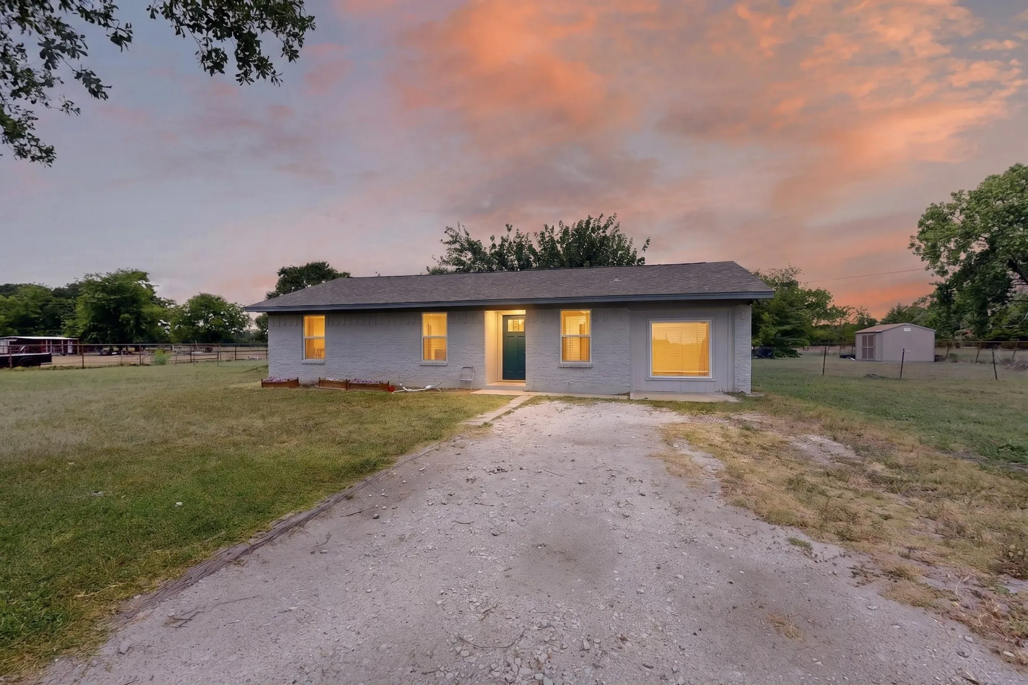 Single Family Residence For Rent in Kaufman County , 10332 Grabbs Lane, Terrell, Texas 75161, 4 Bedroom, 2 Bathroom, Garage spaces, 1,384 Sqft, built in 1972, mls#21331215, Real Estate Agent in Terrell, Homes For Rent in Kaufman county, Homes For Rent in Terrell, Realtor in Terrell Texas, Real Estate Brokerage Independent Realty Texas, Luminita Cordes Realtor