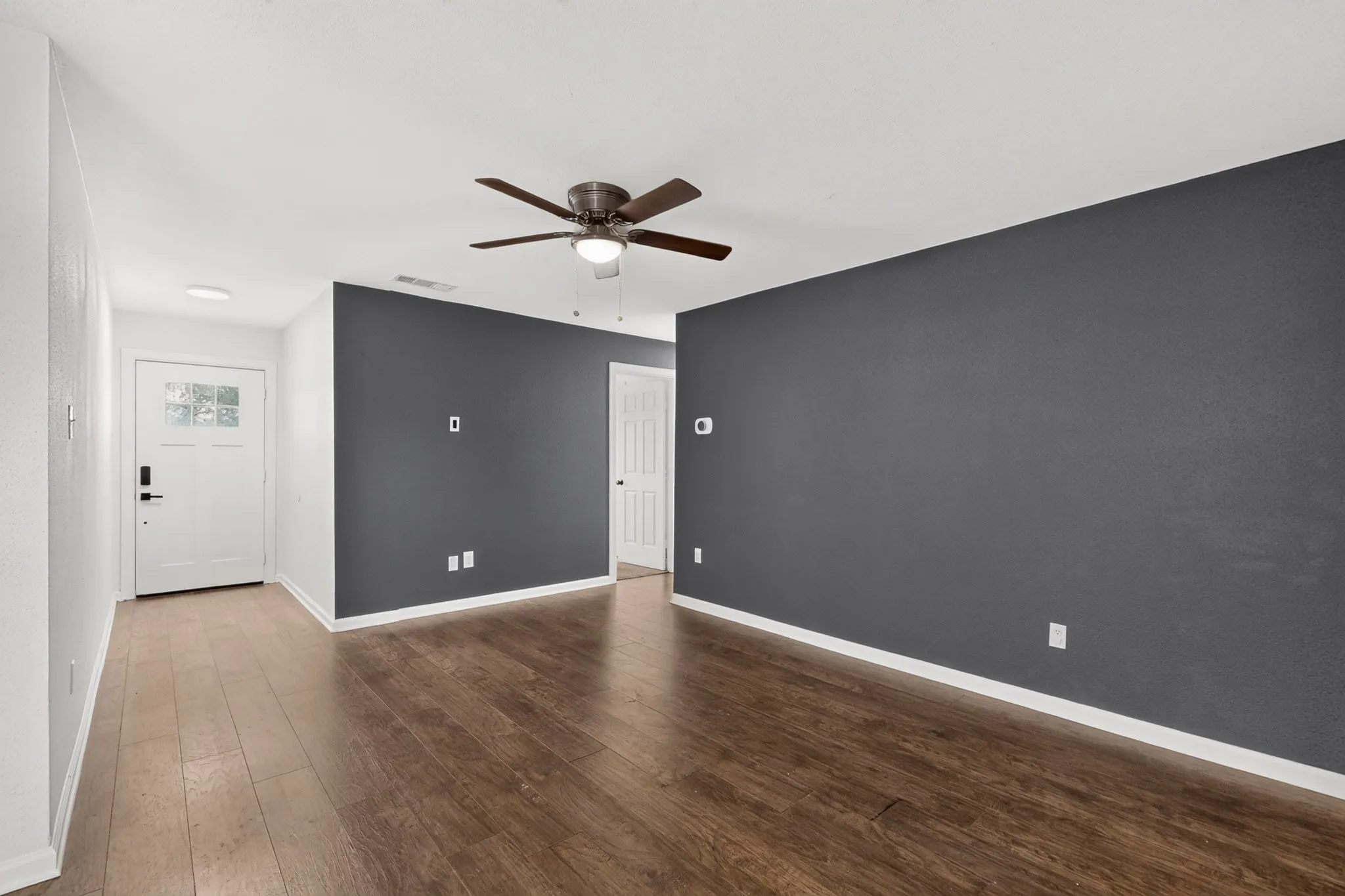Single Family Residence For Rent in Kaufman County , 10332 Grabbs Lane, Terrell, Texas 75161, 4 Bedroom, 2 Bathroom, Garage spaces, 1,384 Sqft, built in 1972, mls#21331215, Real Estate Agent in Terrell, Homes For Rent in Kaufman county, Homes For Rent in Terrell, Realtor in Terrell Texas, Real Estate Brokerage Independent Realty Texas, Luminita Cordes Realtor