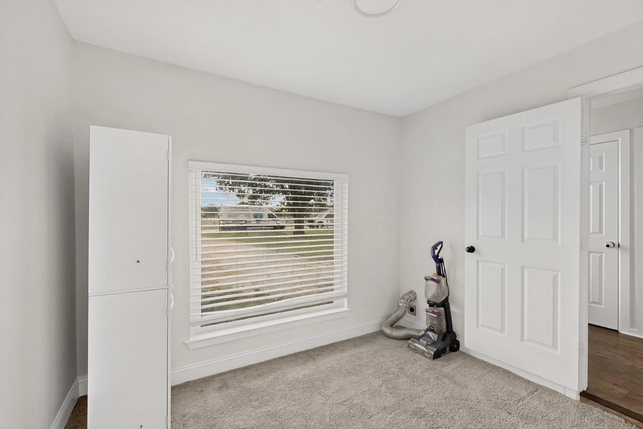 Single Family Residence For Rent in Kaufman County , 10332 Grabbs Lane, Terrell, Texas 75161, 4 Bedroom, 2 Bathroom, Garage spaces, 1,384 Sqft, built in 1972, mls#21331215, Real Estate Agent in Terrell, Homes For Rent in Kaufman county, Homes For Rent in Terrell, Realtor in Terrell Texas, Real Estate Brokerage Independent Realty Texas, Luminita Cordes Realtor