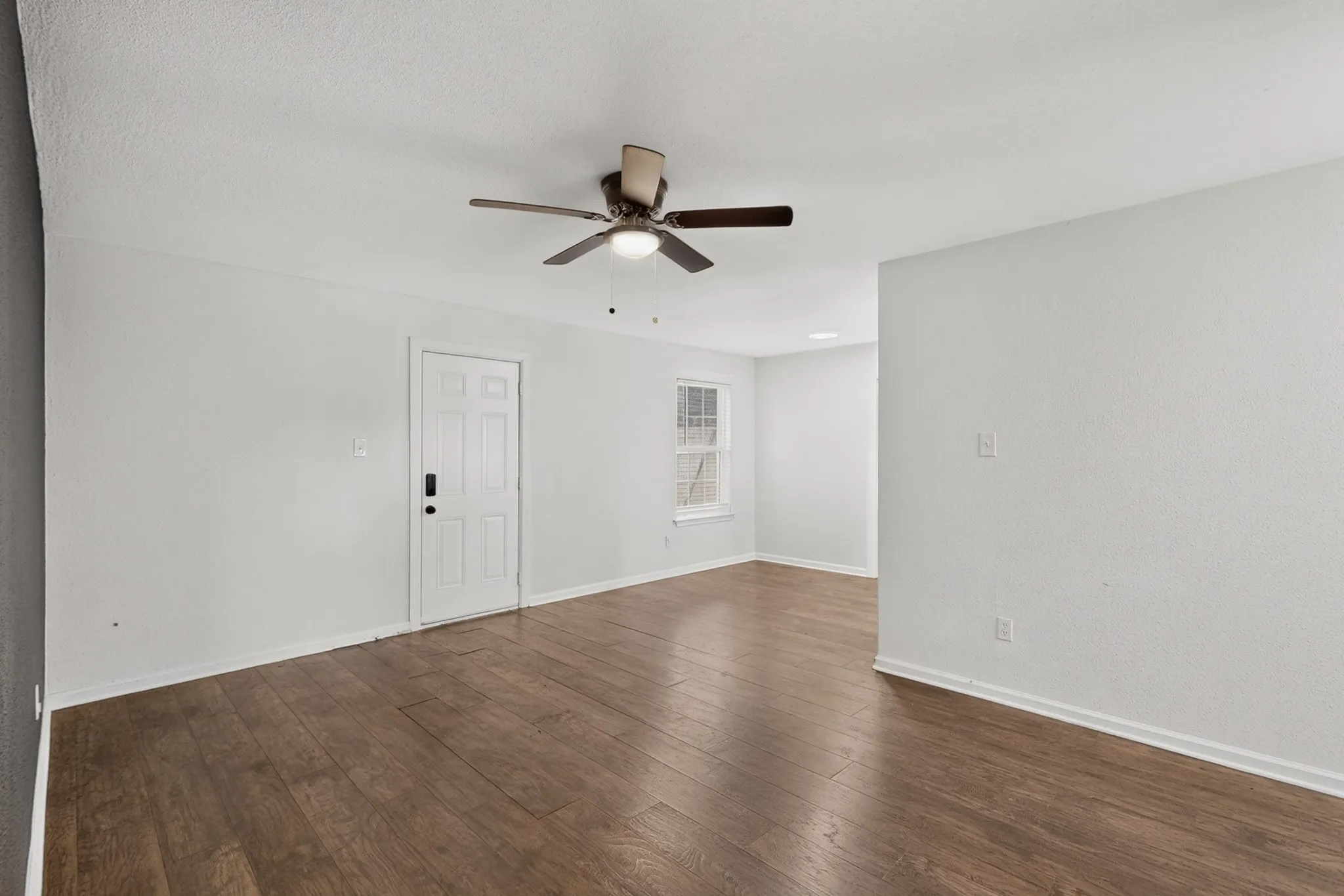 Single Family Residence For Rent in Kaufman County , 10332 Grabbs Lane, Terrell, Texas 75161, 4 Bedroom, 2 Bathroom, Garage spaces, 1,384 Sqft, built in 1972, mls#21331215, Real Estate Agent in Terrell, Homes For Rent in Kaufman county, Homes For Rent in Terrell, Realtor in Terrell Texas, Real Estate Brokerage Independent Realty Texas, Luminita Cordes Realtor