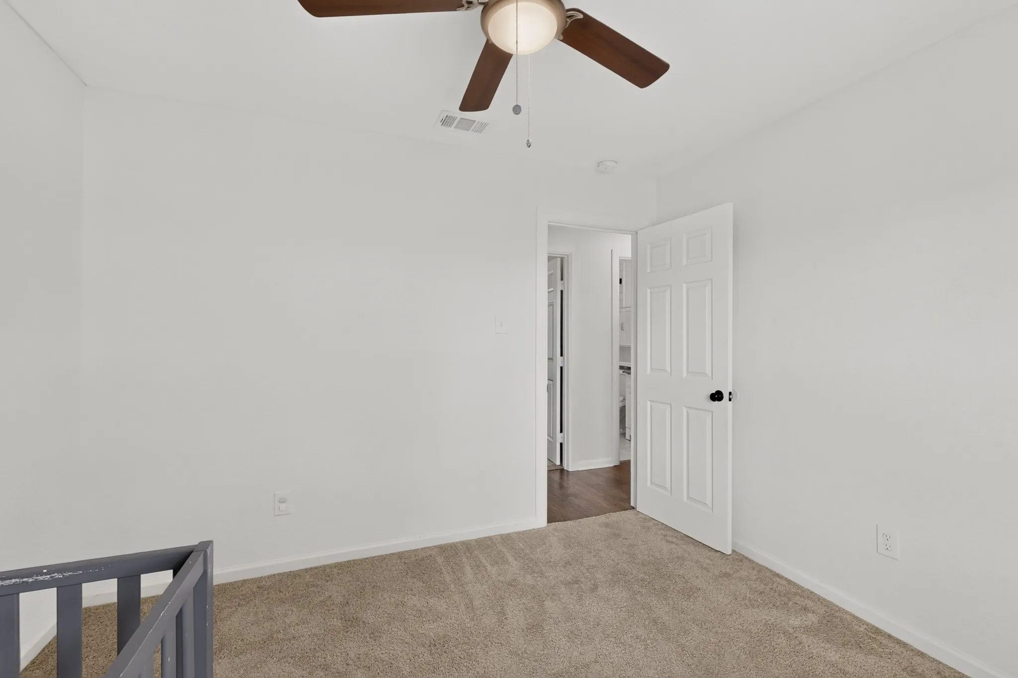 Single Family Residence For Rent in Kaufman County , 10332 Grabbs Lane, Terrell, Texas 75161, 4 Bedroom, 2 Bathroom, Garage spaces, 1,384 Sqft, built in 1972, mls#21331215, Real Estate Agent in Terrell, Homes For Rent in Kaufman county, Homes For Rent in Terrell, Realtor in Terrell Texas, Real Estate Brokerage Independent Realty Texas, Luminita Cordes Realtor